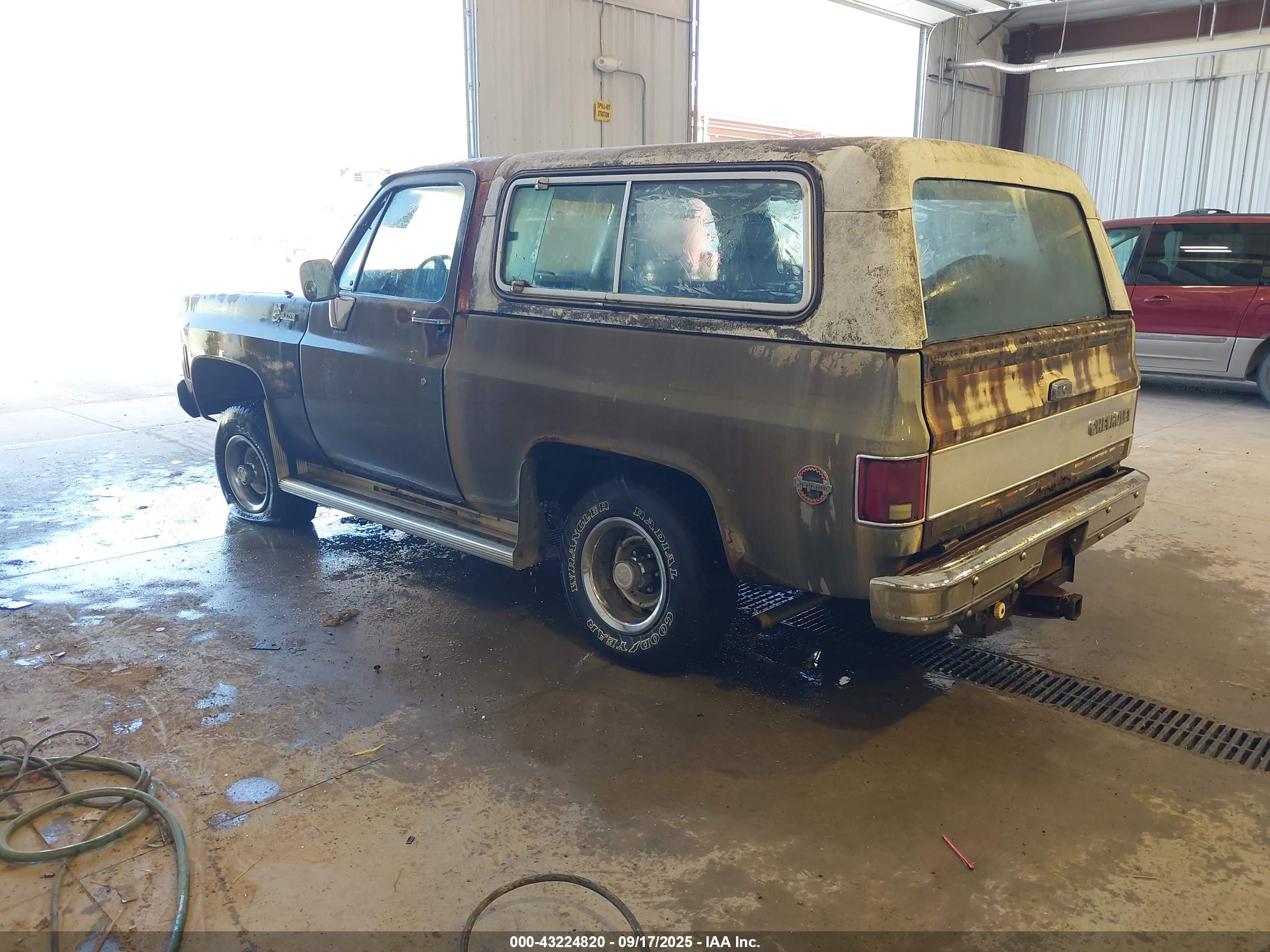 CHEVROLET BLAZER image 3
