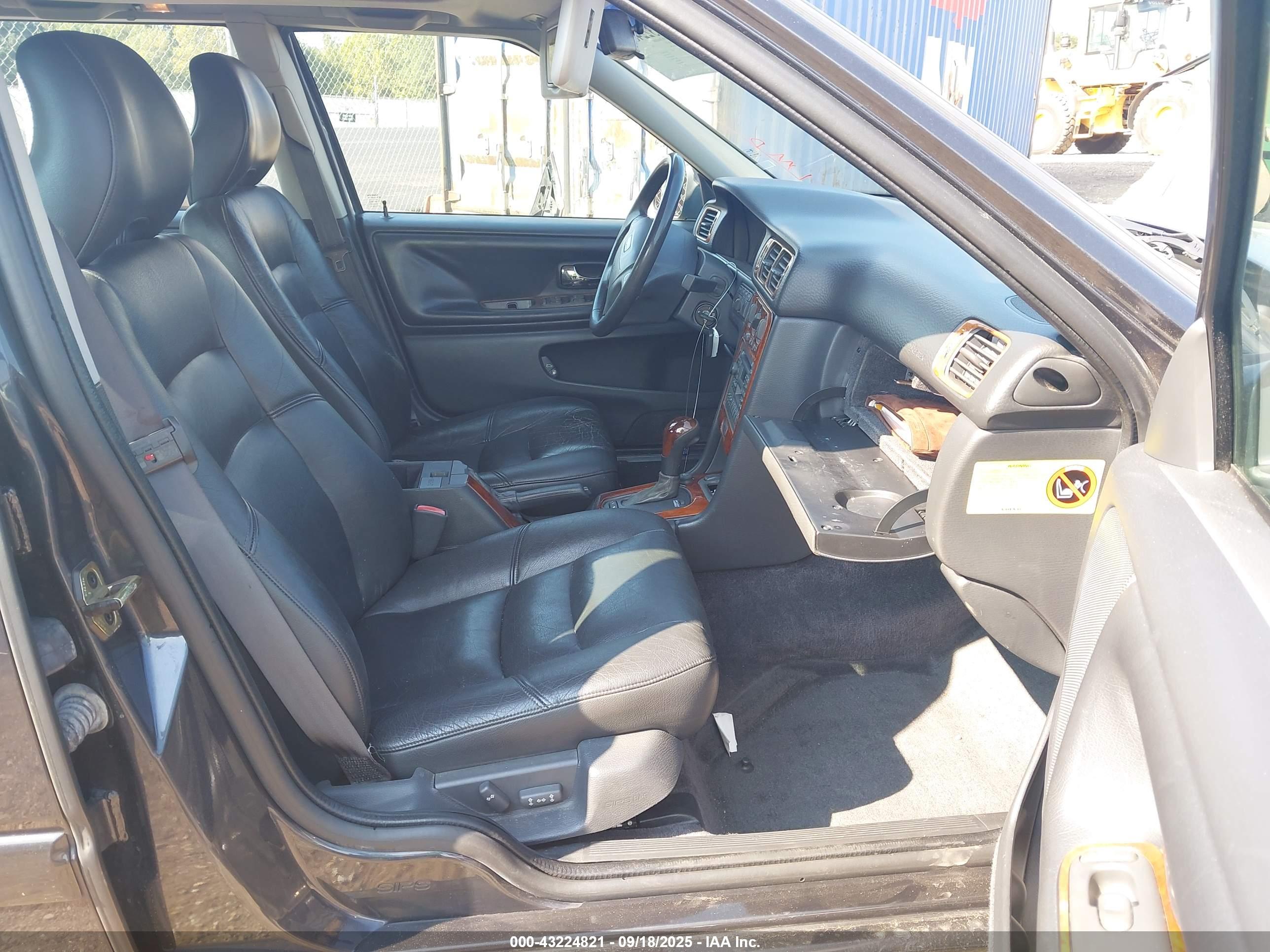 VOLVO S70 image 5