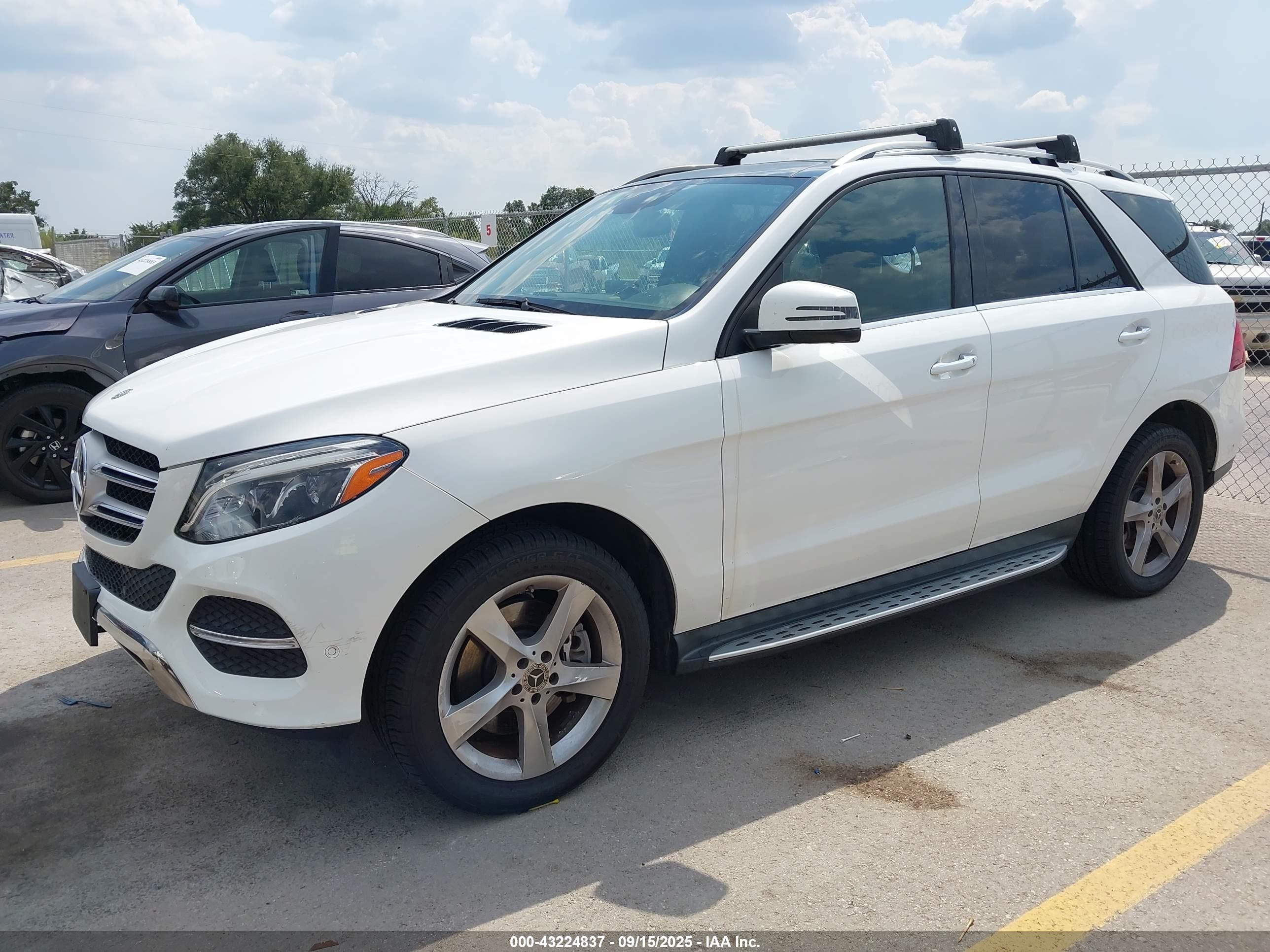 MERCEDES-BENZ GLE image 2