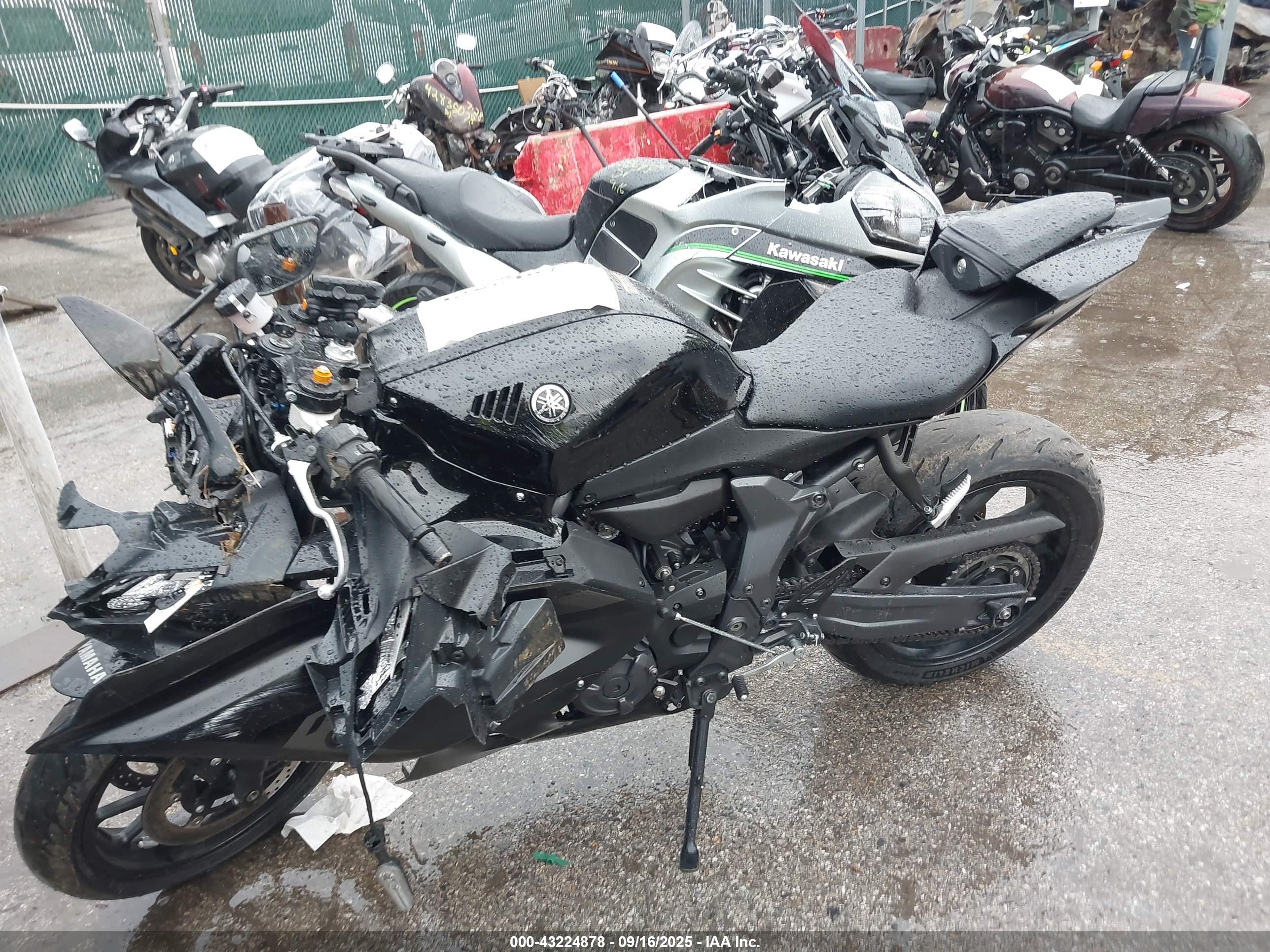 YAMAHA YZFR7 image 2