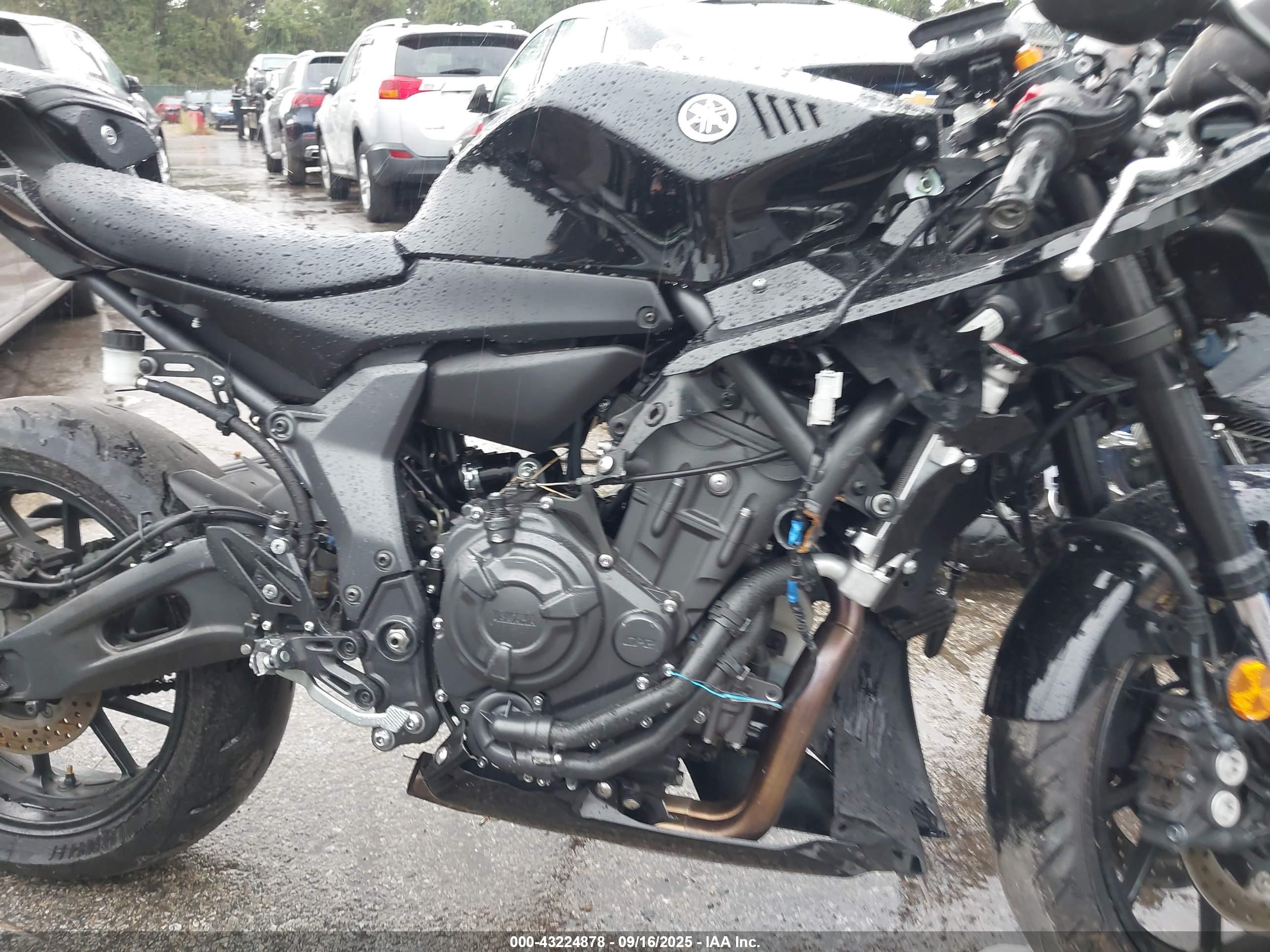 YAMAHA YZFR7 image 8