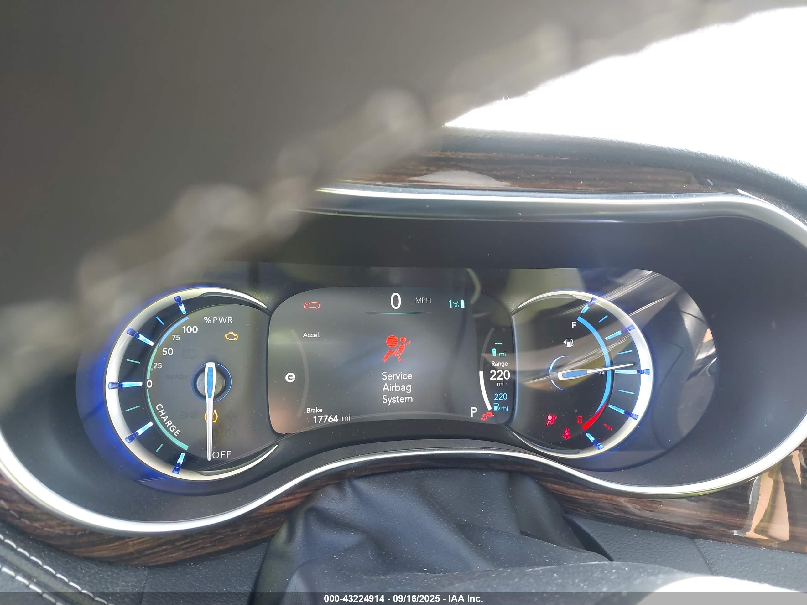 CHRYSLER PACIFICA image 7