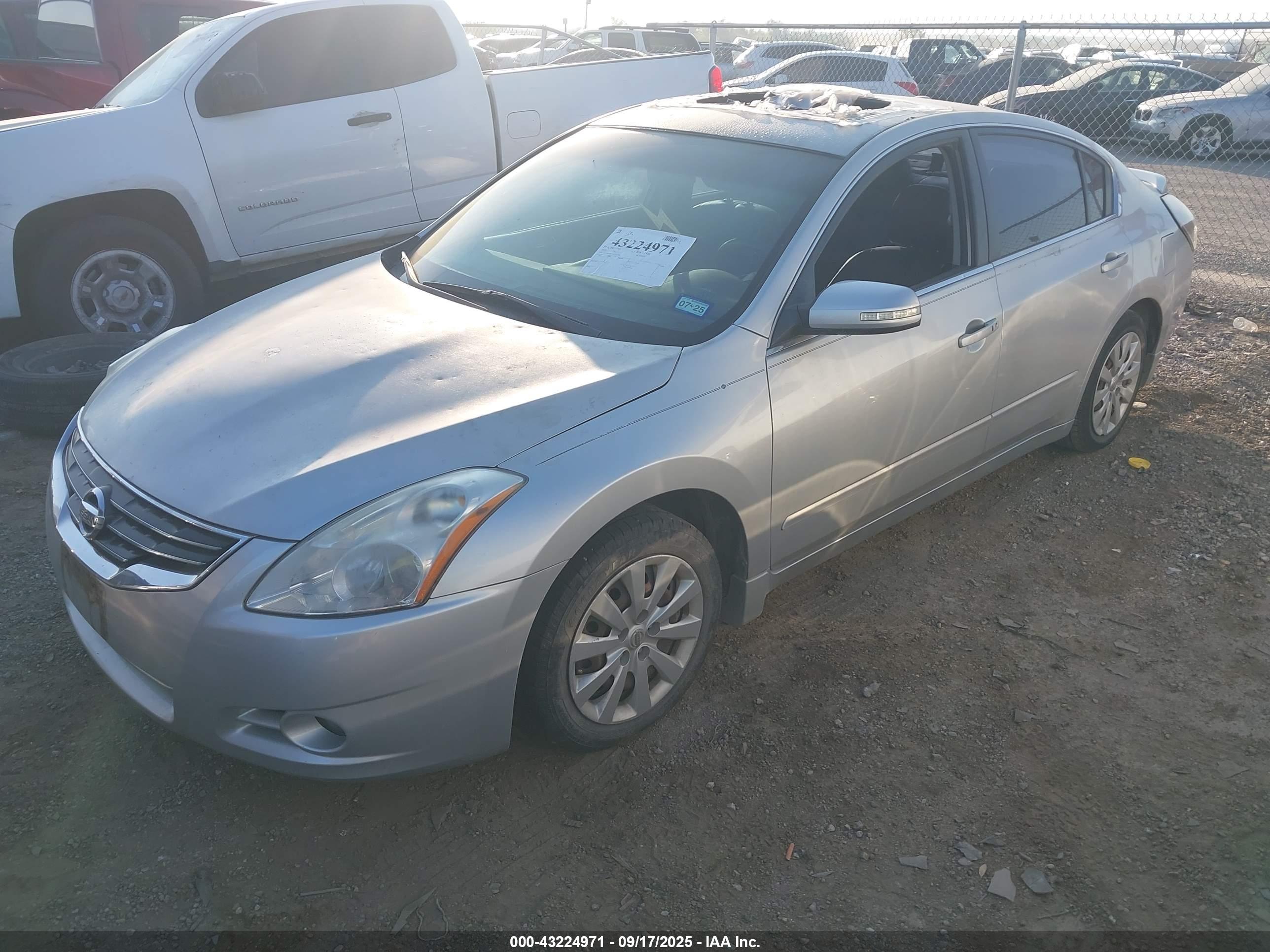 NISSAN ALTIMA image 2