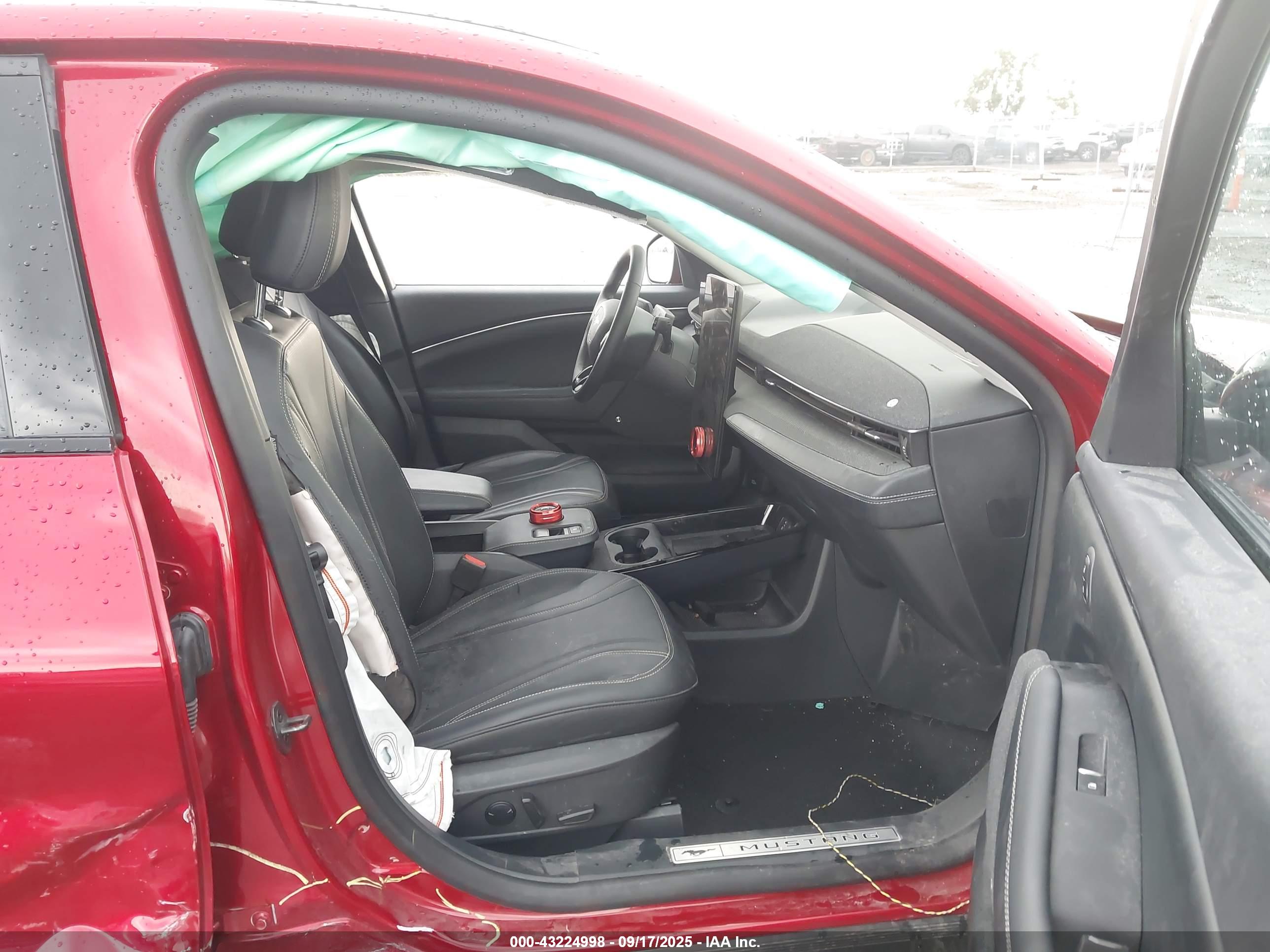 FORD MUSTANG image 5