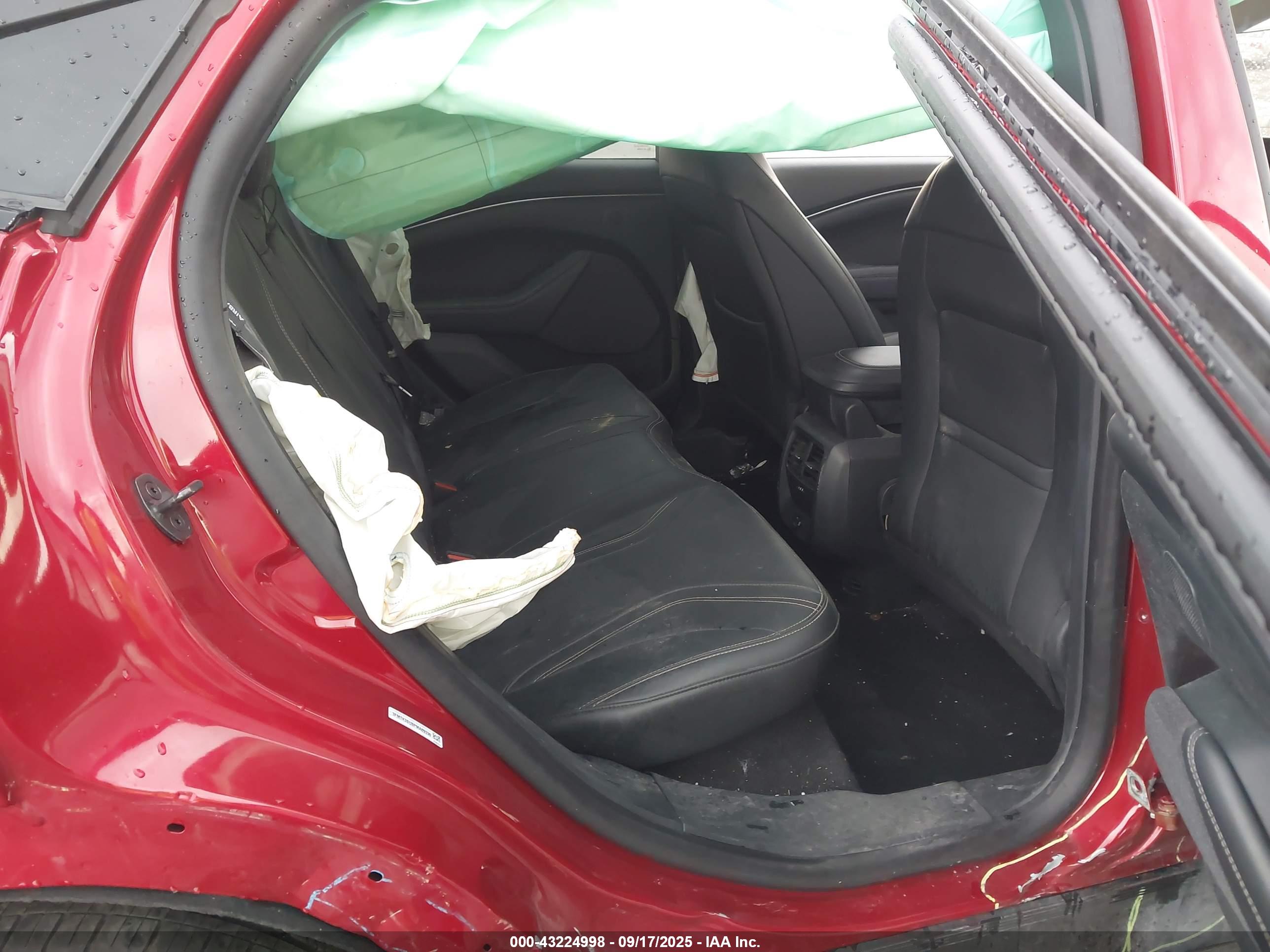 FORD MUSTANG image 8