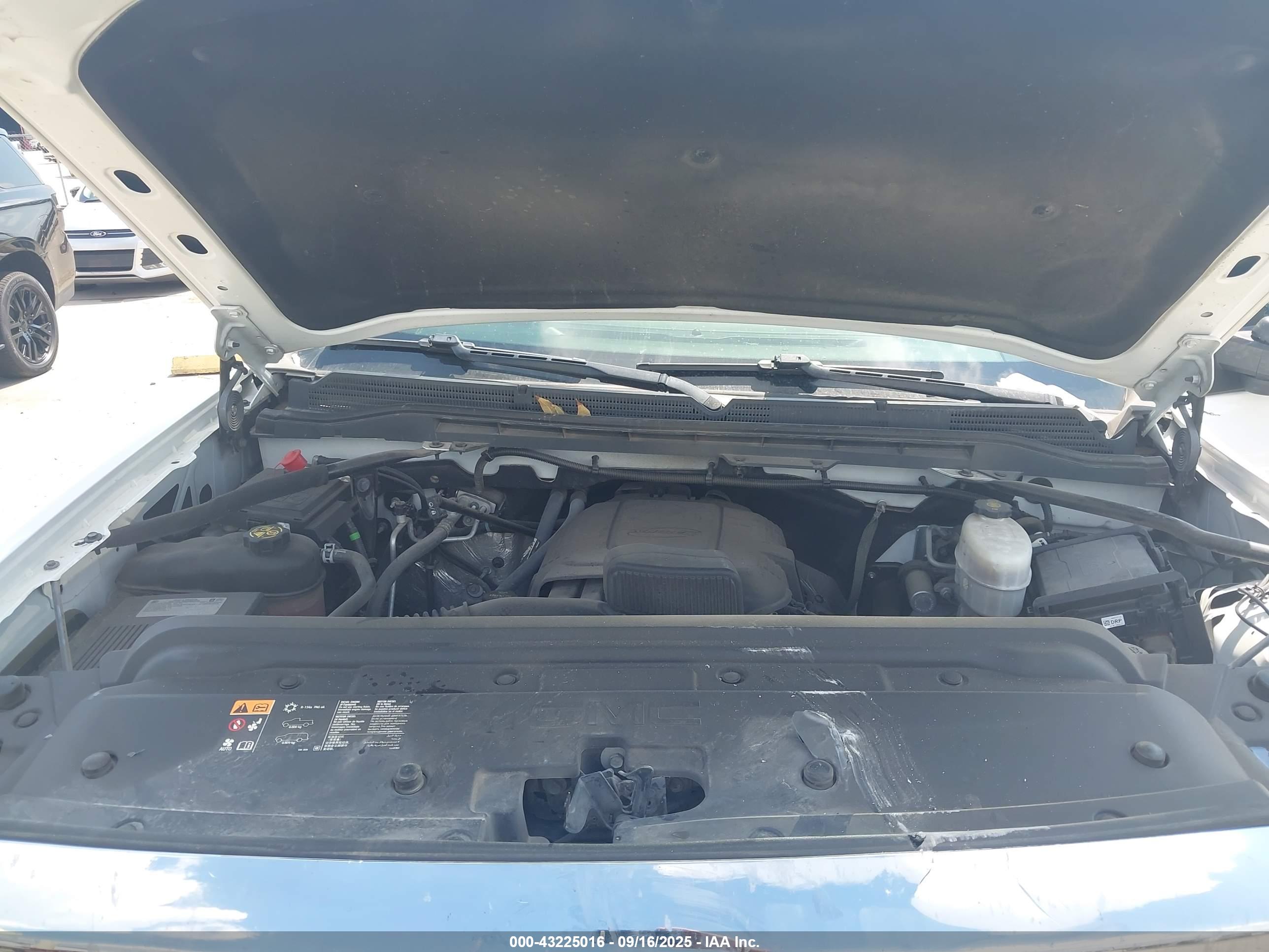 GMC SIERRA image 10