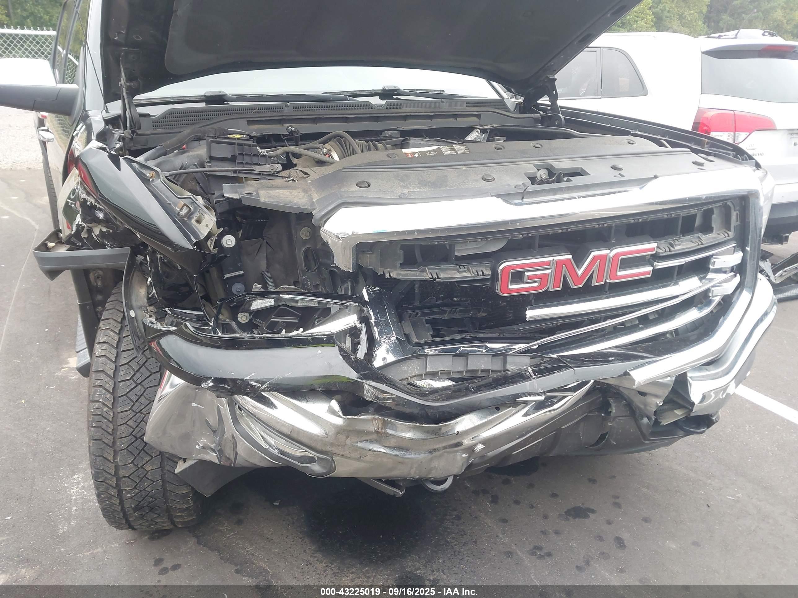 GMC SIERRA image 6