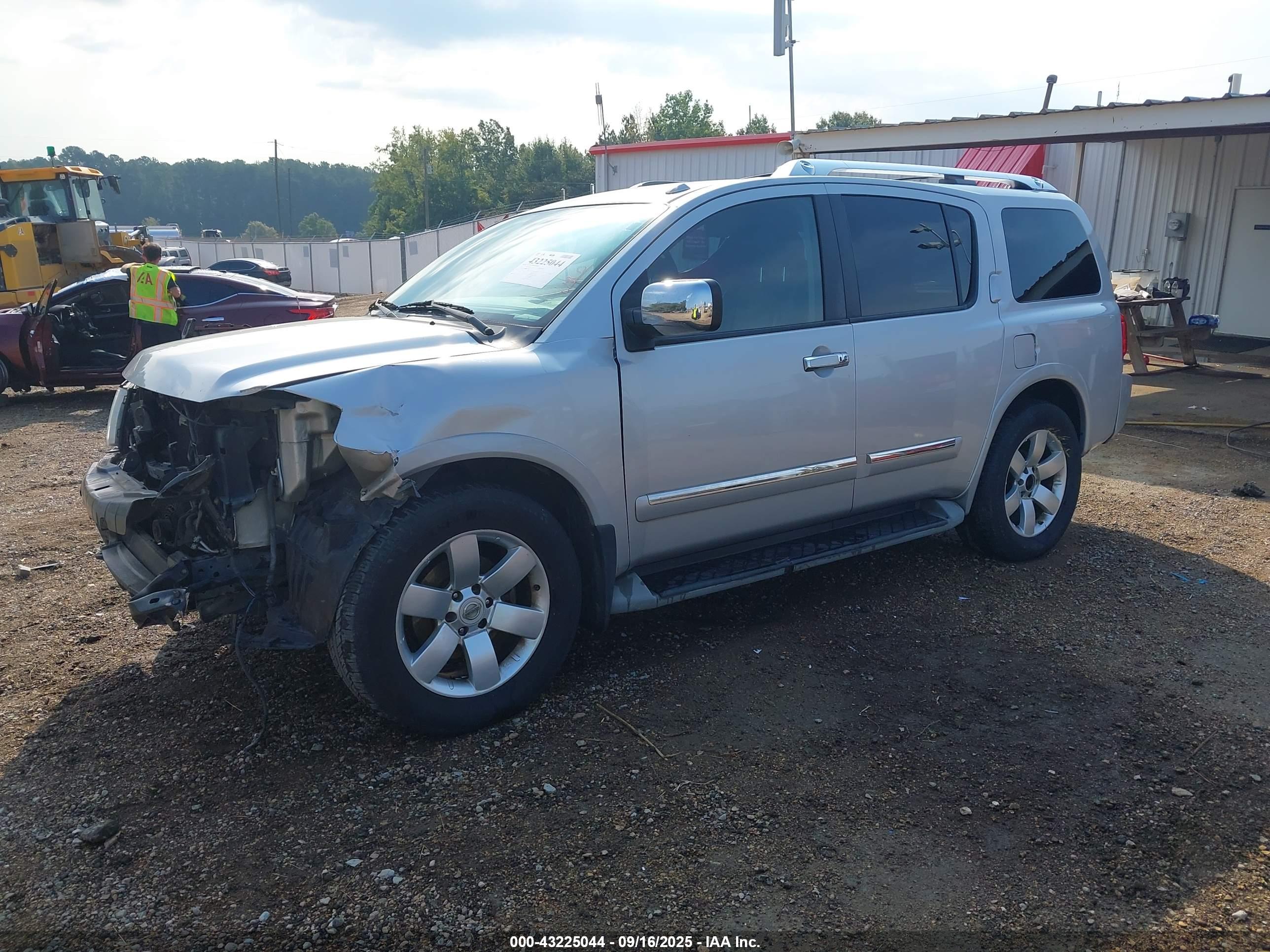 NISSAN ARMADA image 2