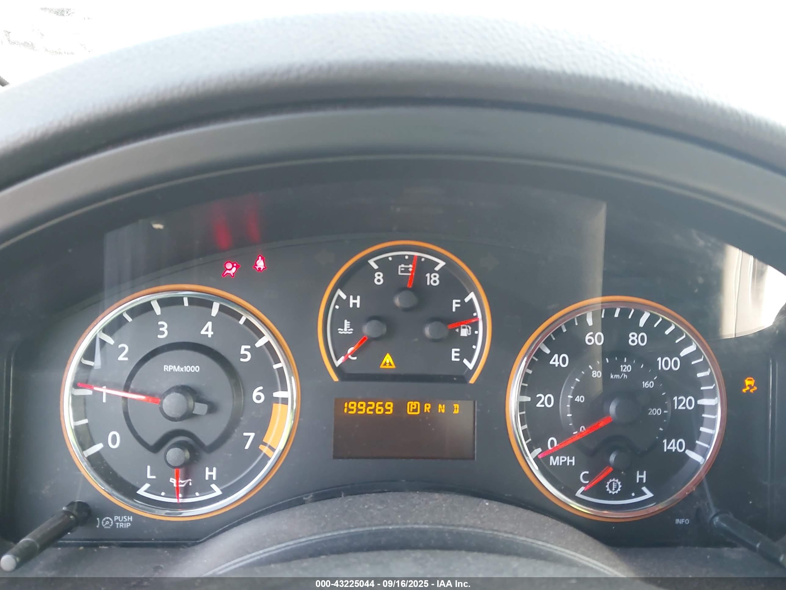 NISSAN ARMADA image 7