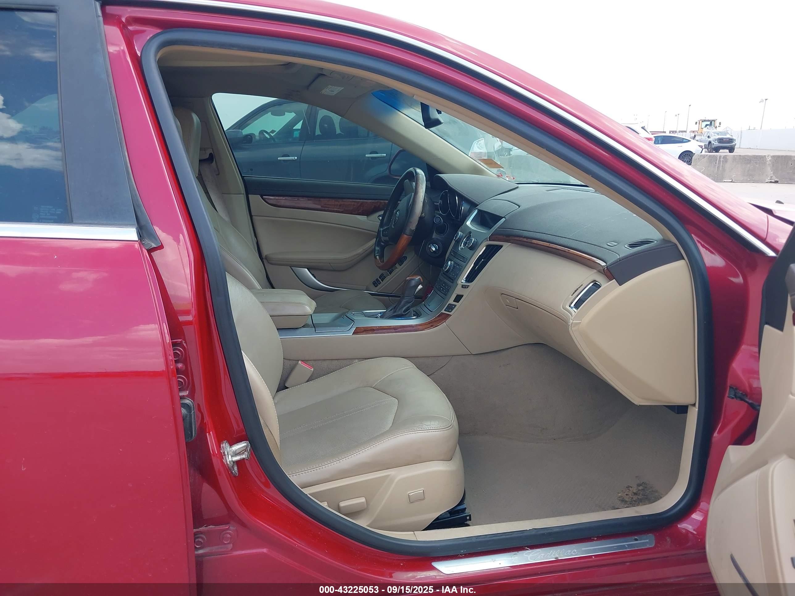 CADILLAC CTS image 5