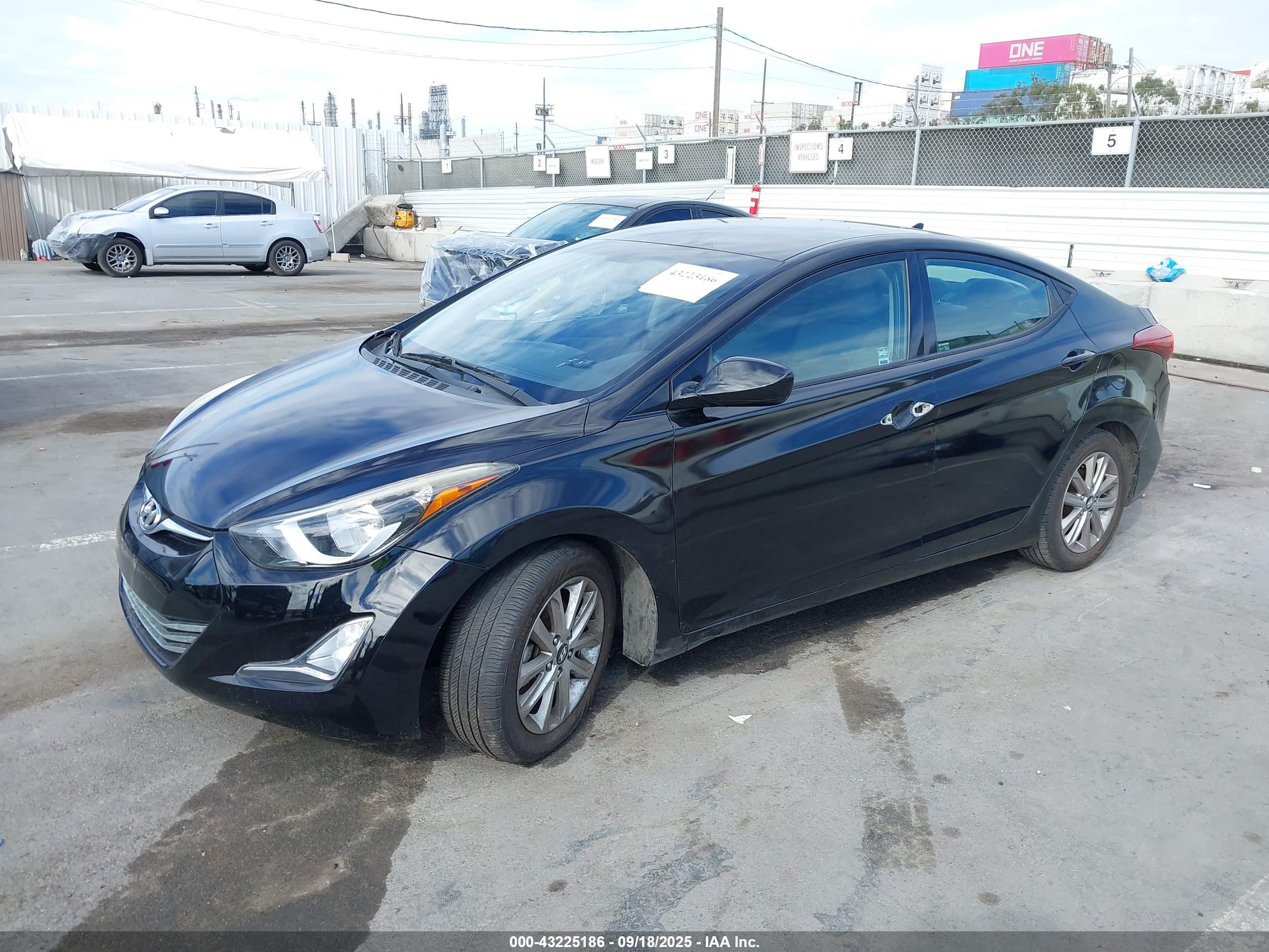 HYUNDAI ELANTRA image 2