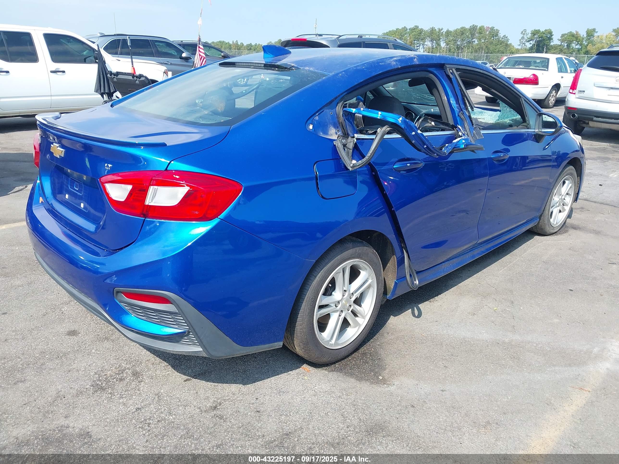 CHEVROLET CRUZE image 4