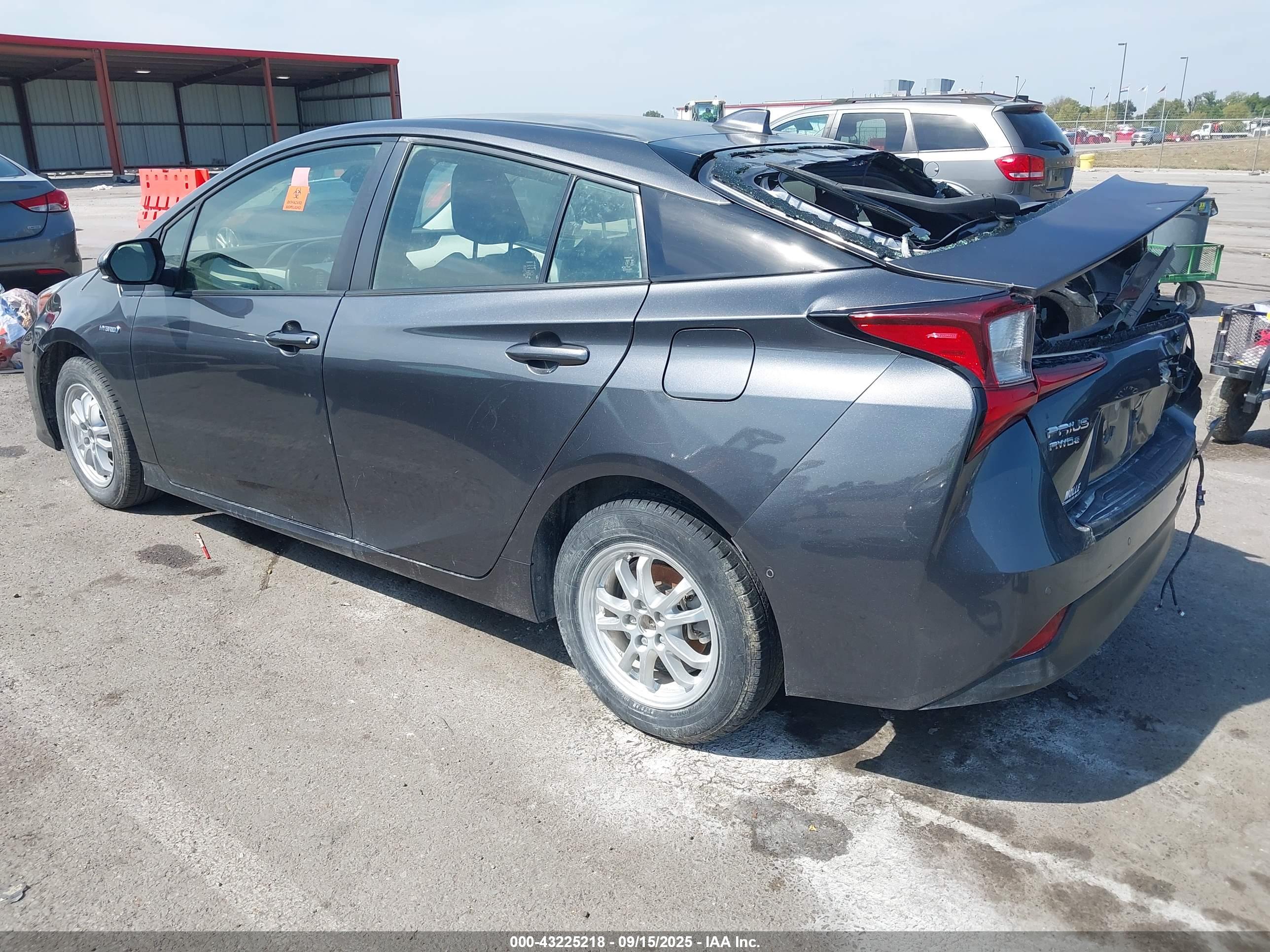 TOYOTA PRIUS image 3