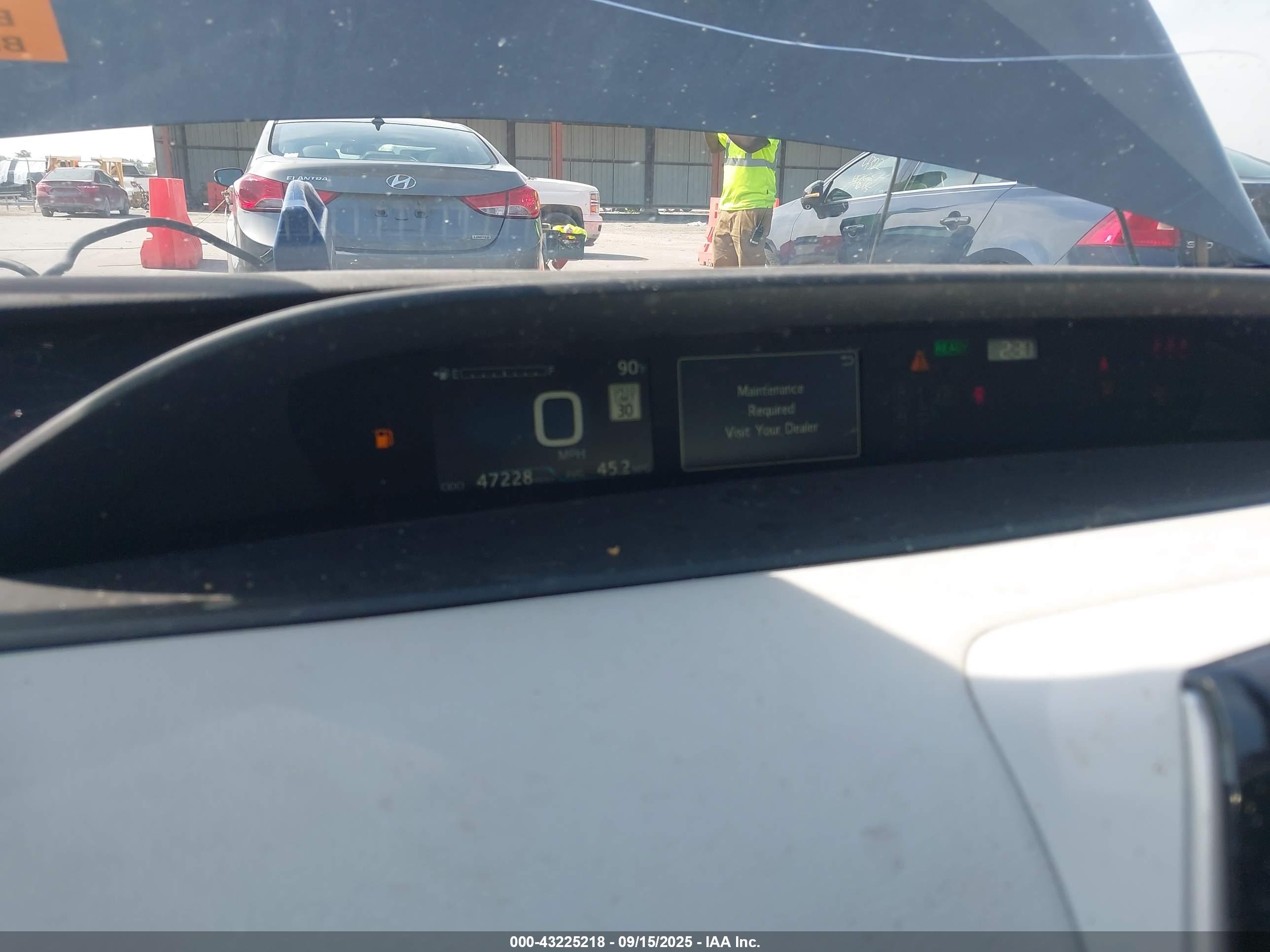 TOYOTA PRIUS image 7