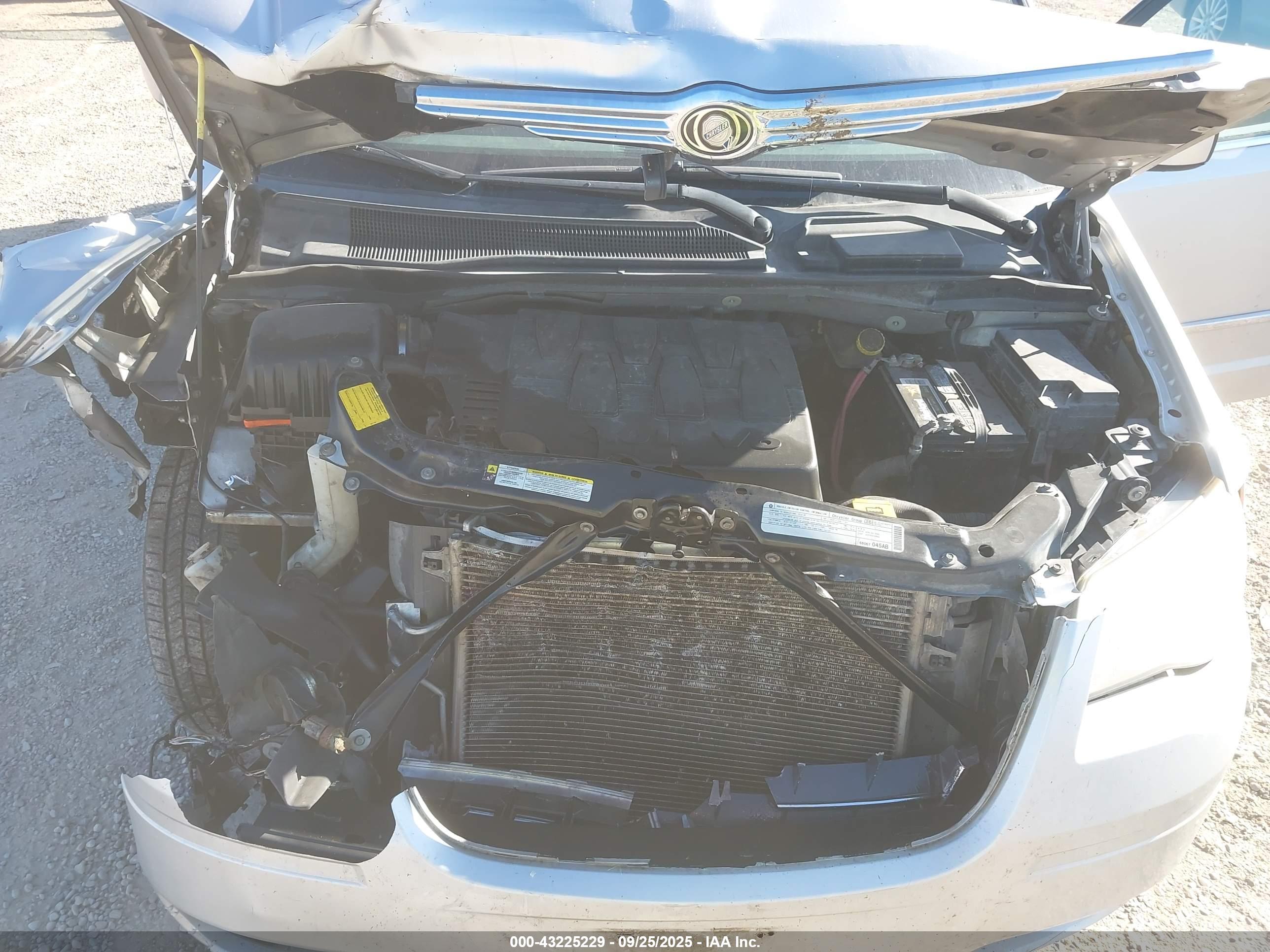 CHRYSLER TOWN image 10