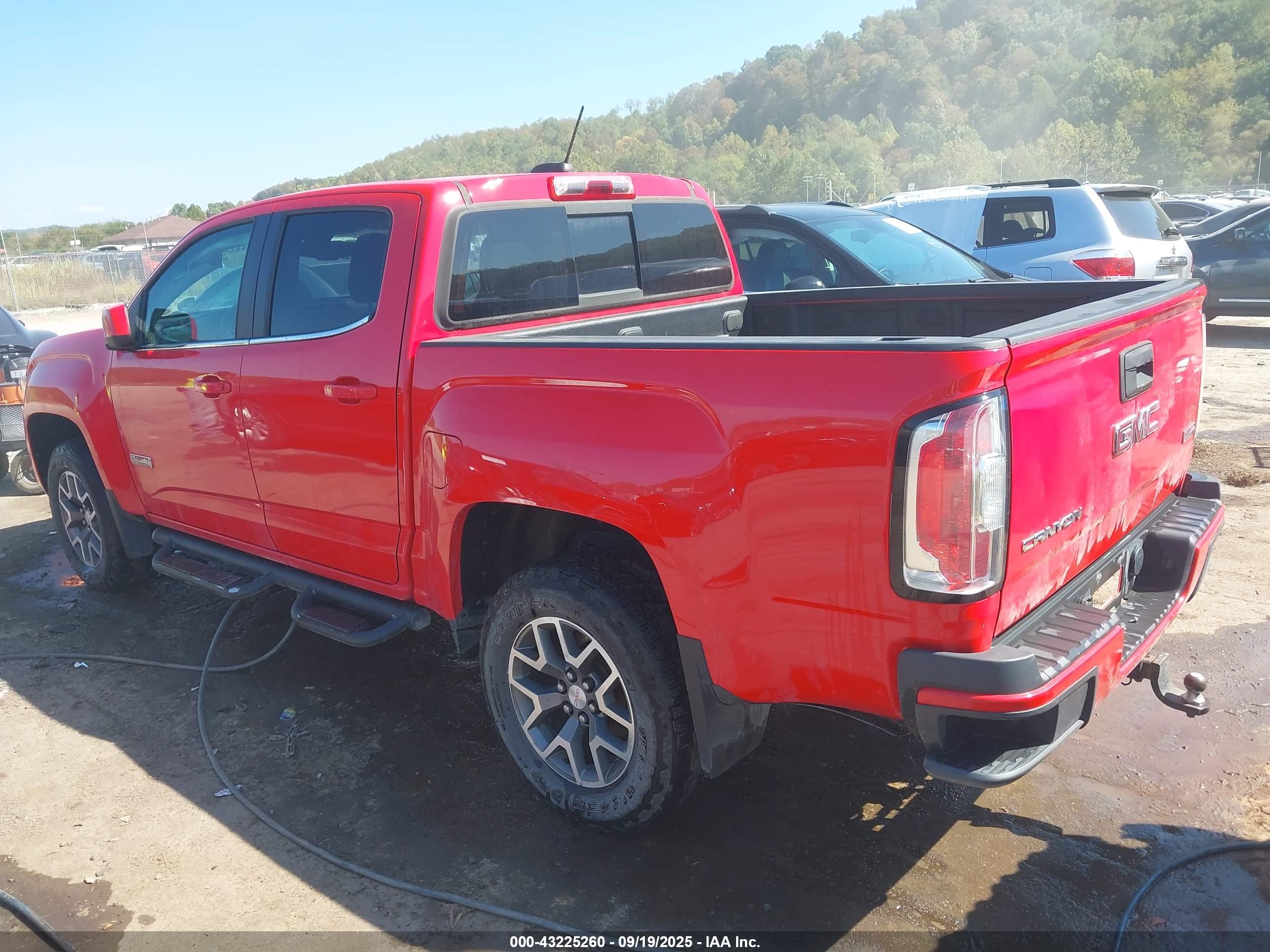 GMC CANYON image 3