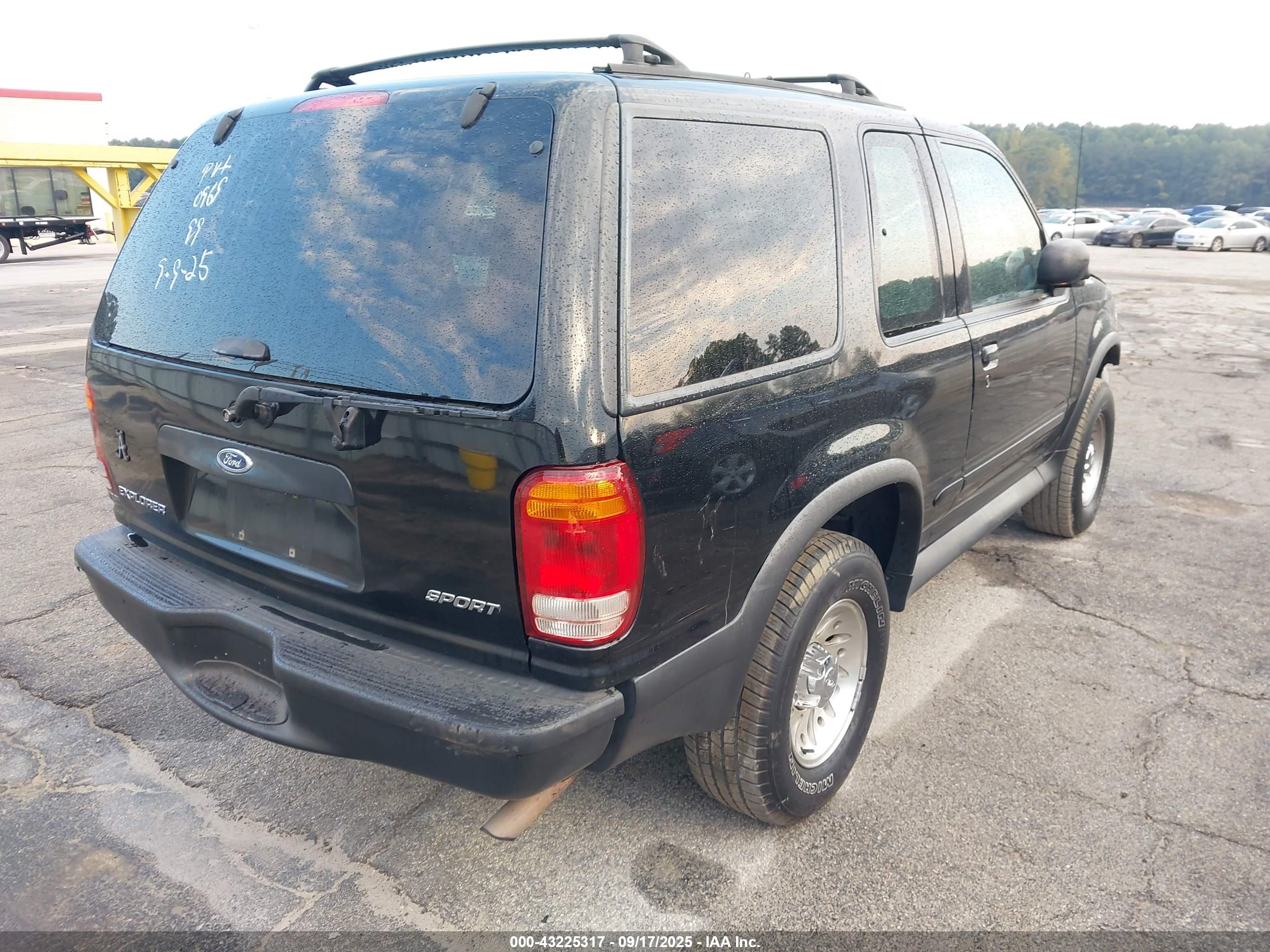 FORD EXPLORER image 4