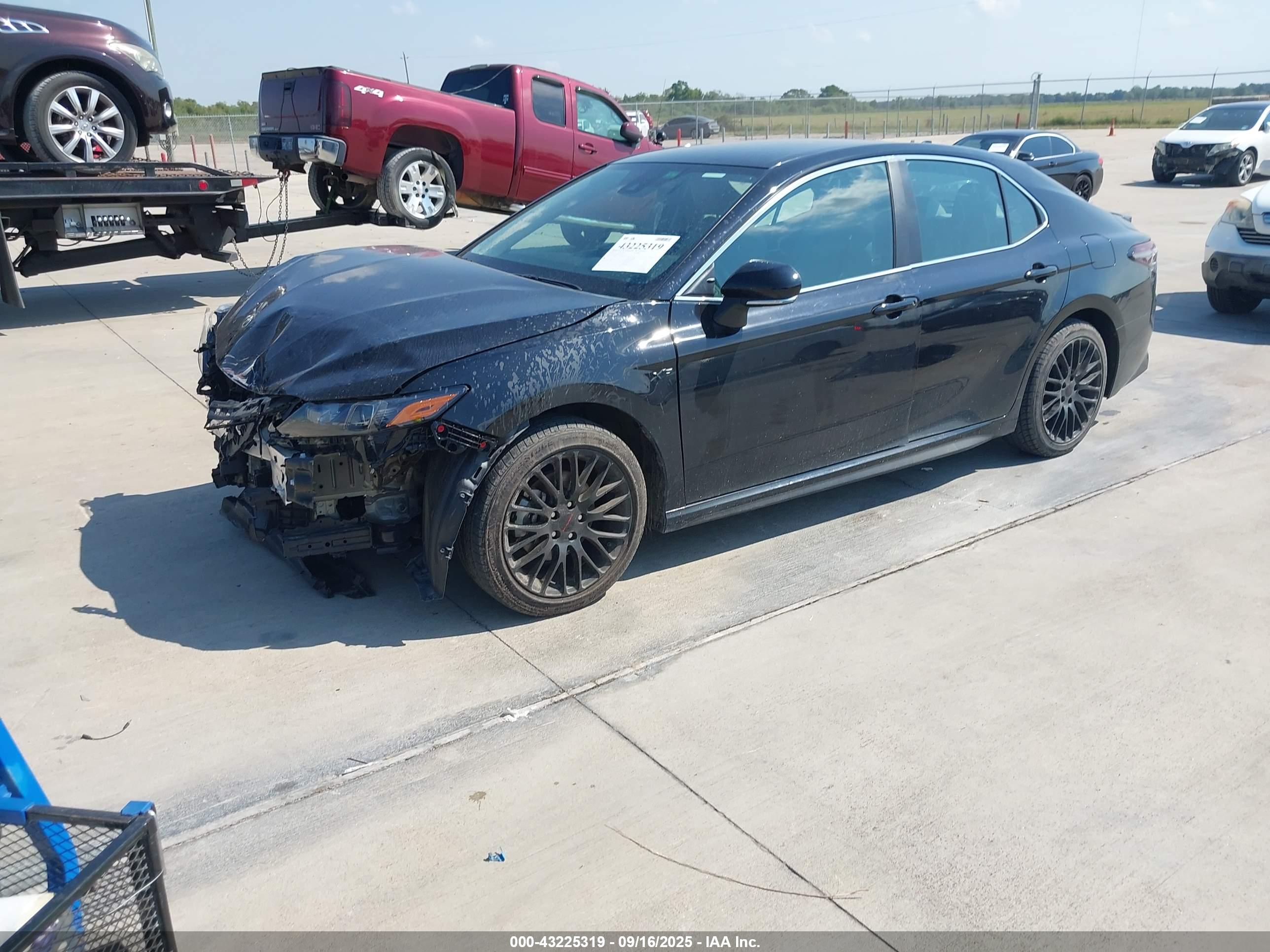 TOYOTA CAMRY image 2