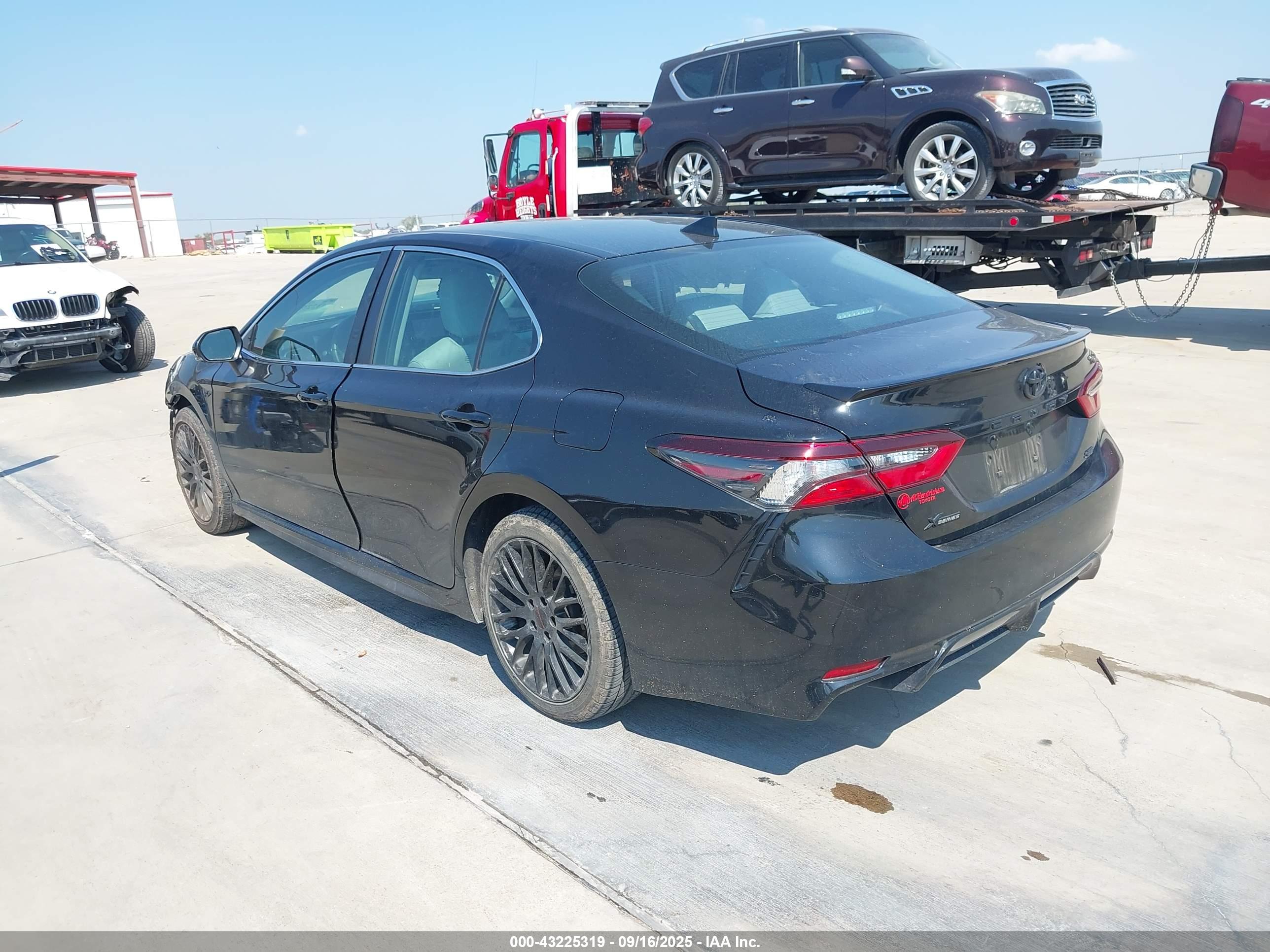 TOYOTA CAMRY image 3