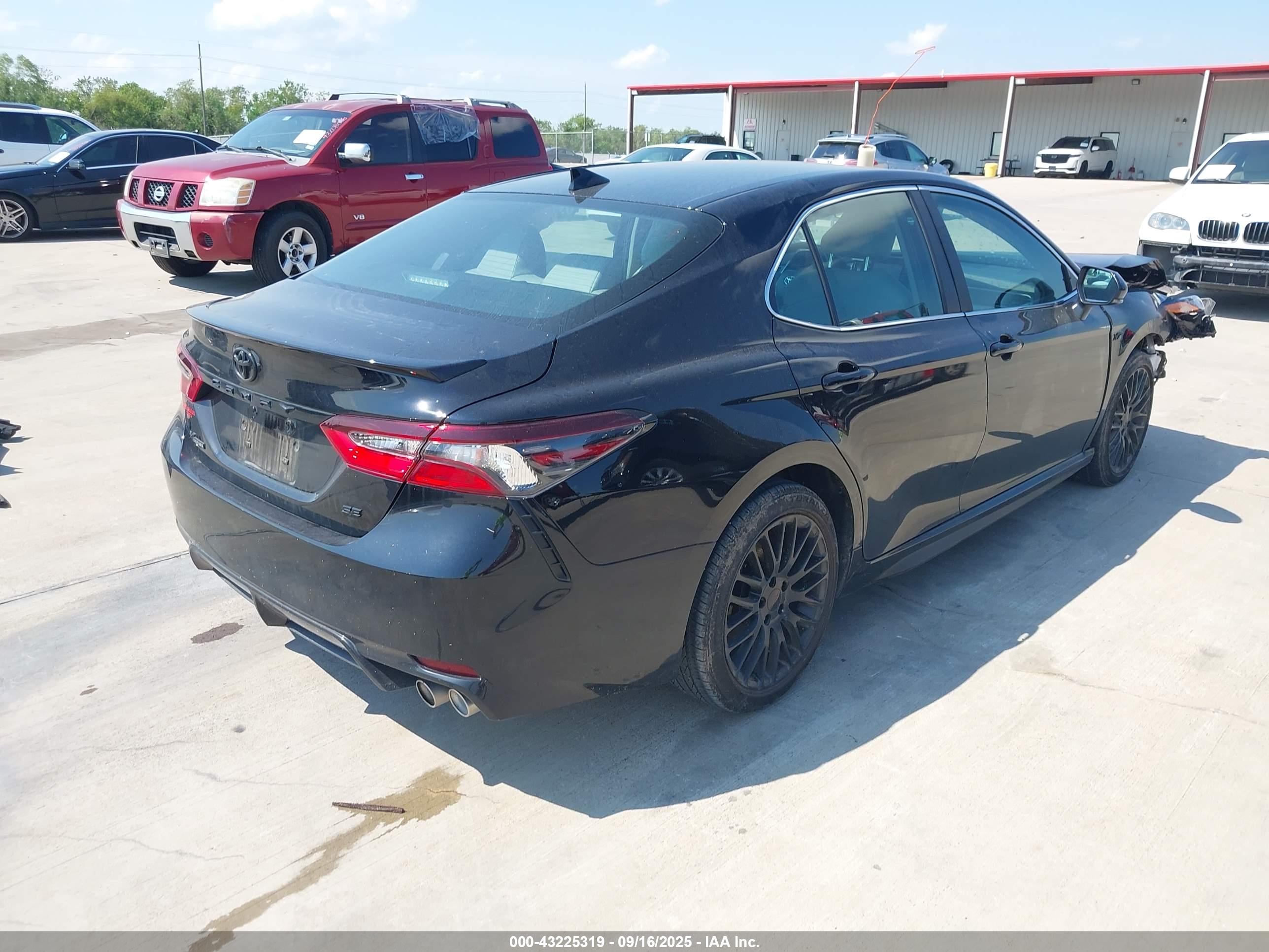 TOYOTA CAMRY image 4
