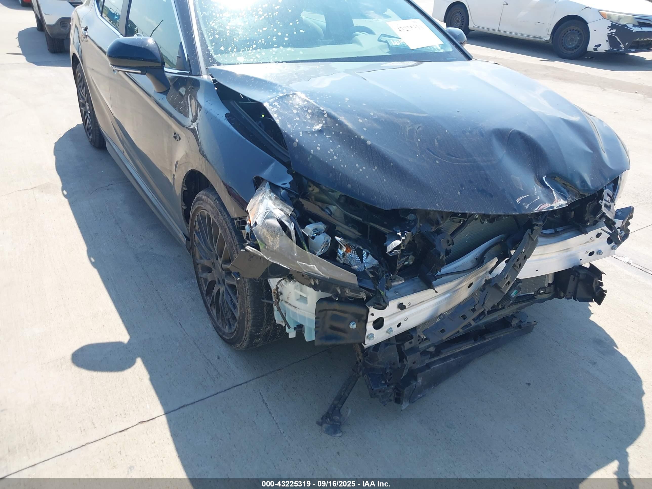 TOYOTA CAMRY image 6