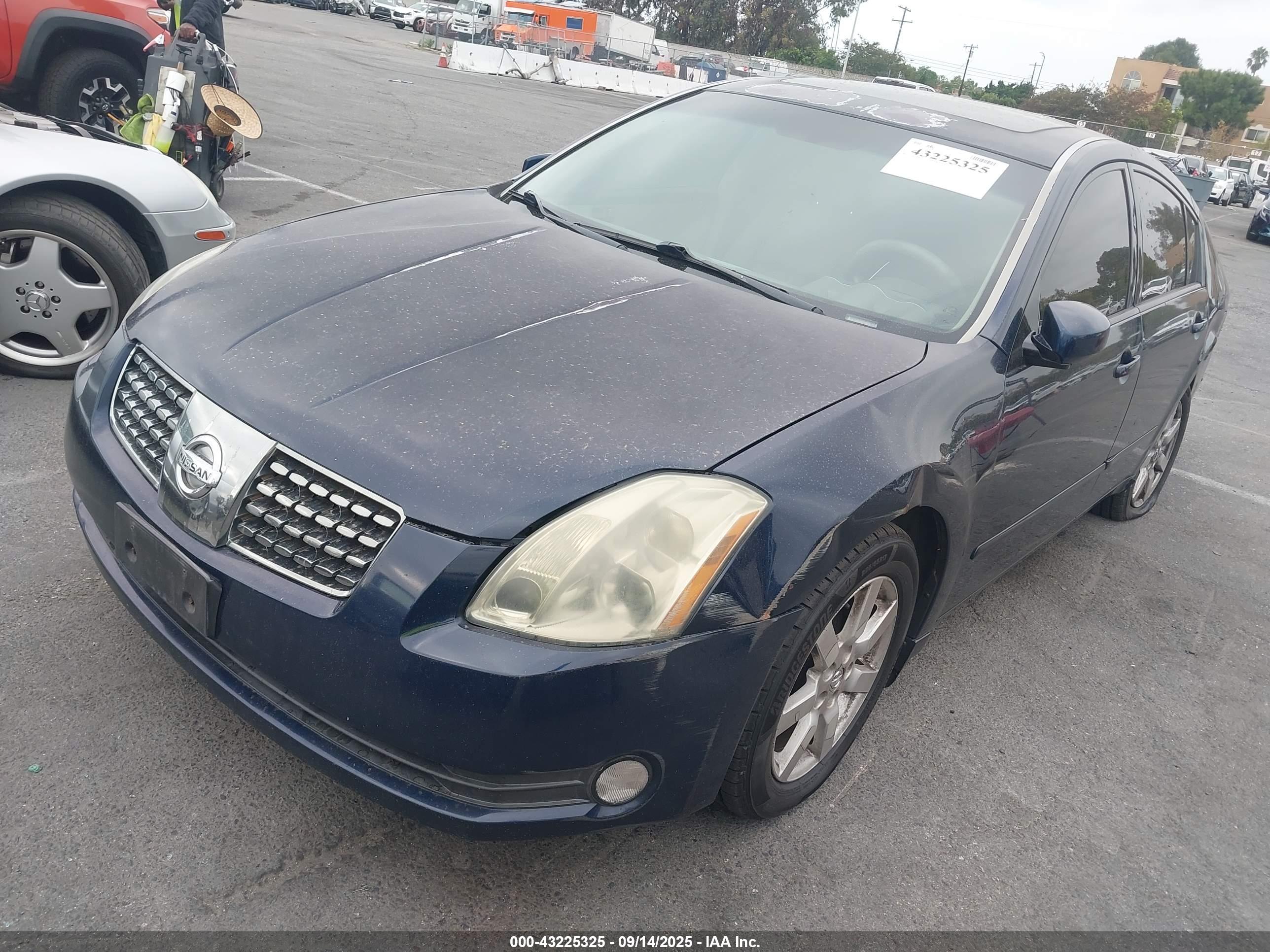 NISSAN MAXIMA image 2