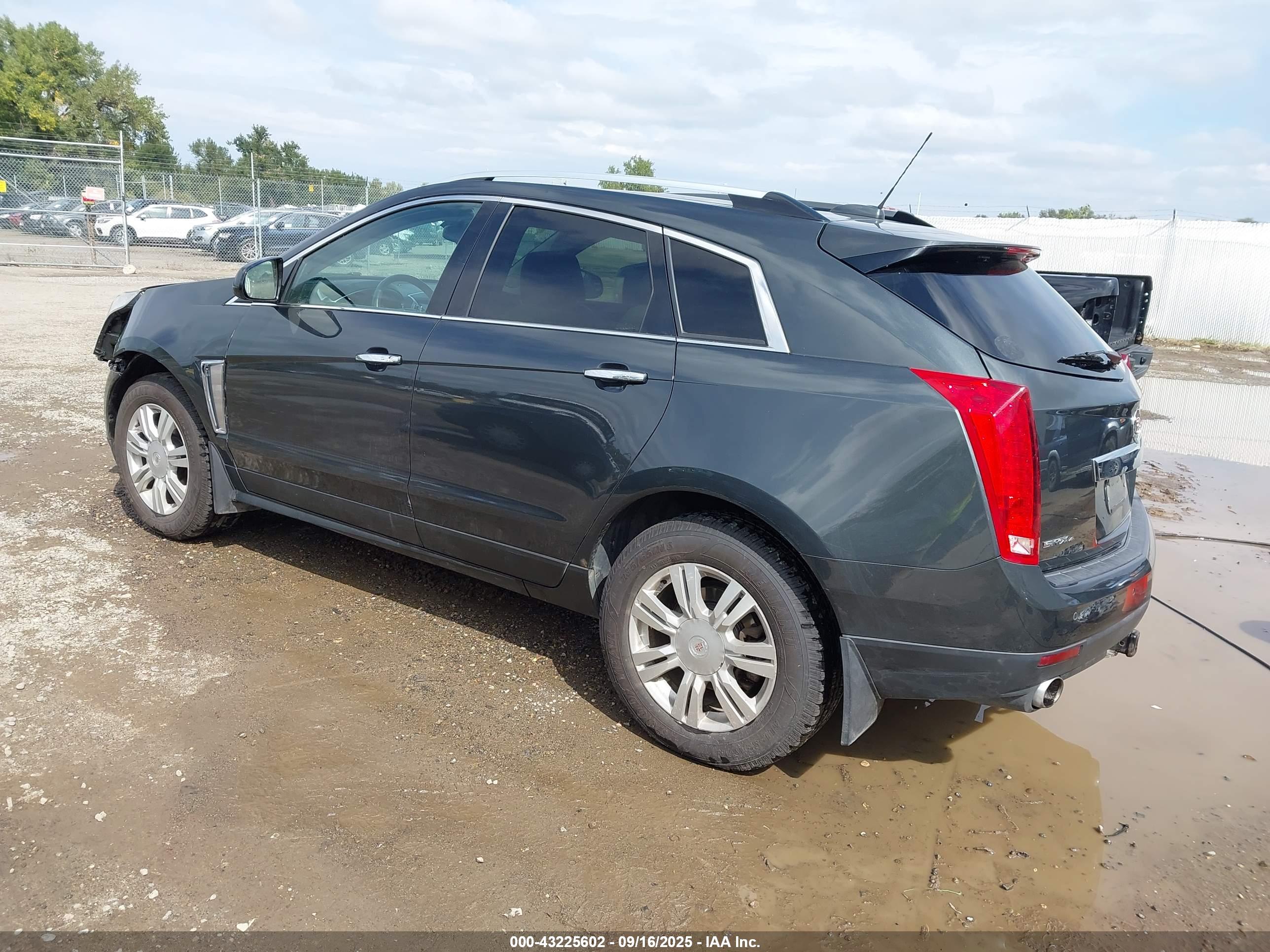 CADILLAC SRX image 3