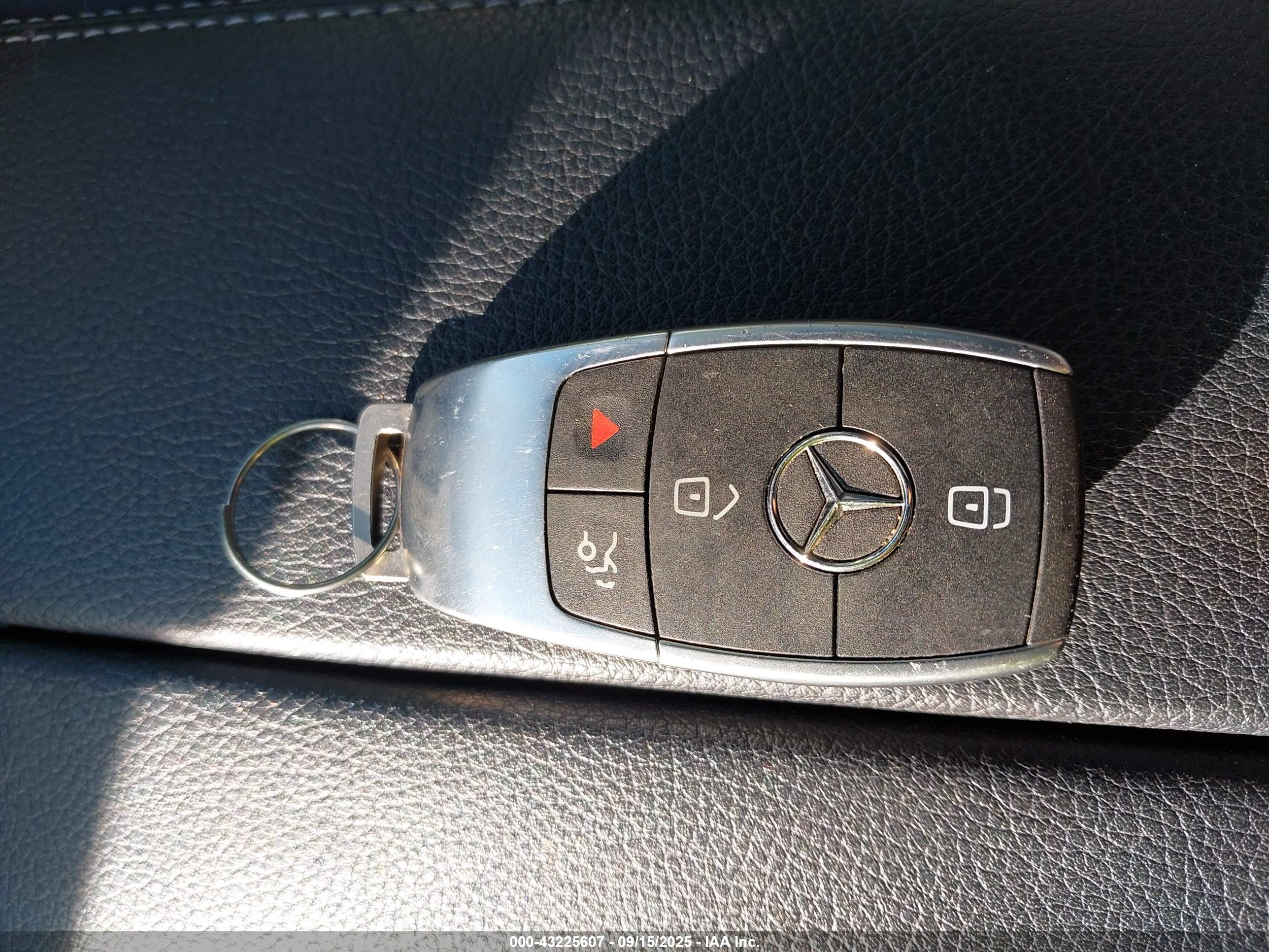 MERCEDES-BENZ C image 11