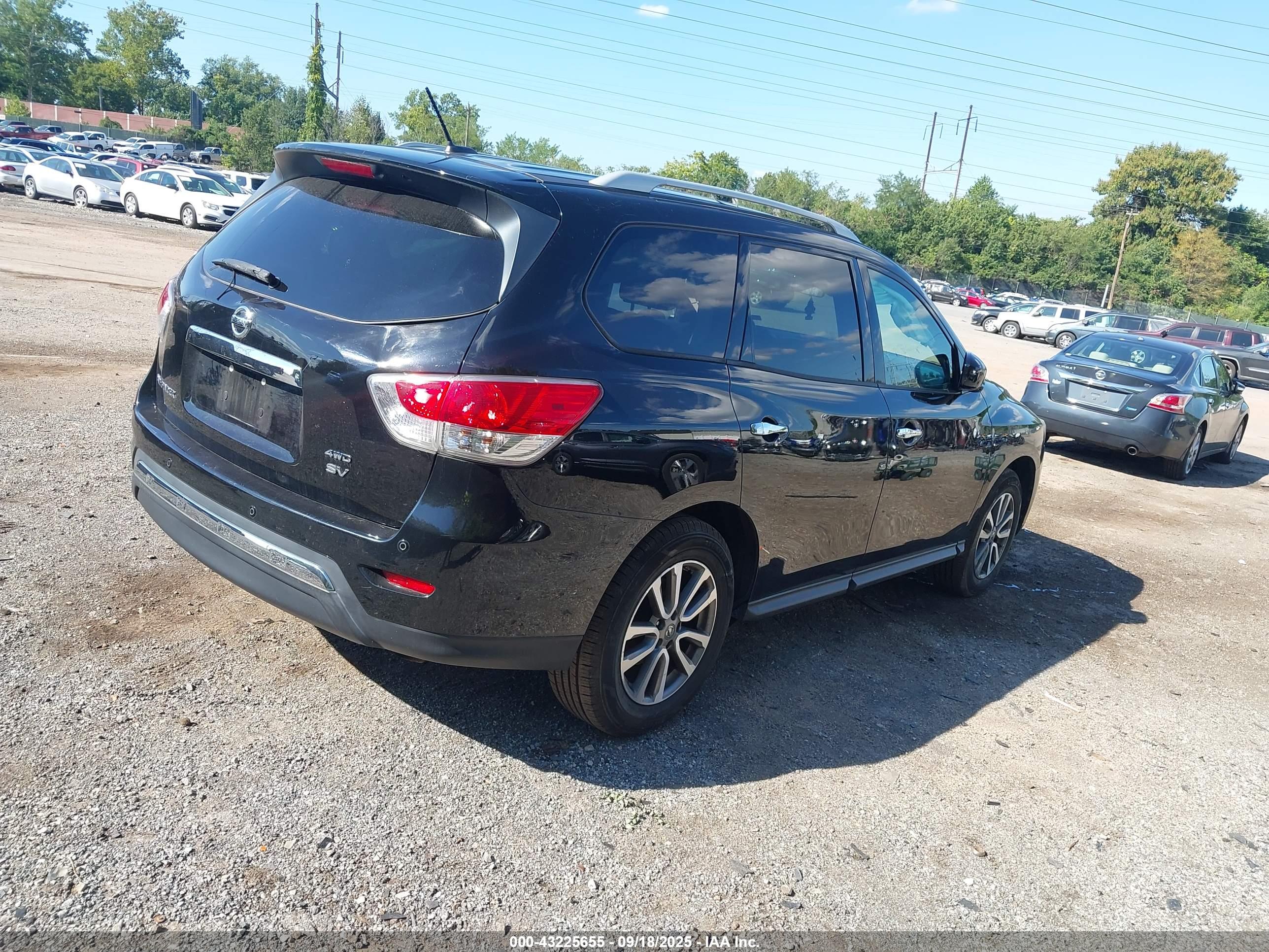 NISSAN PATHFINDER image 4