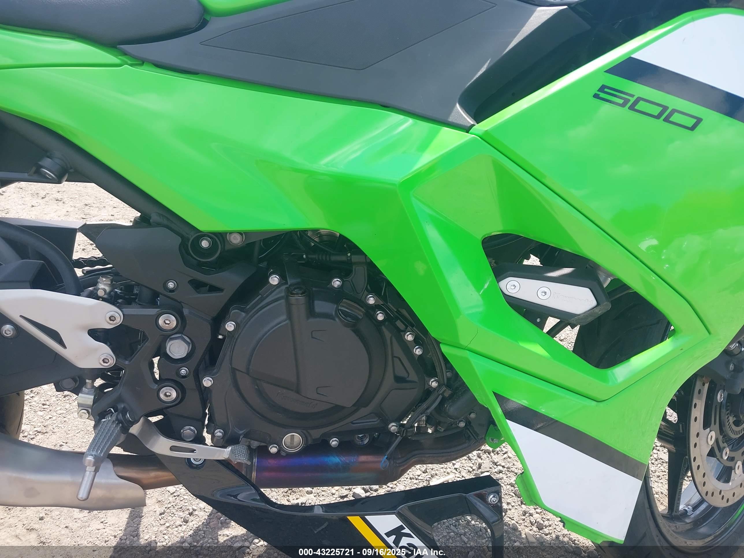 KAWASAKI EX500 image 8