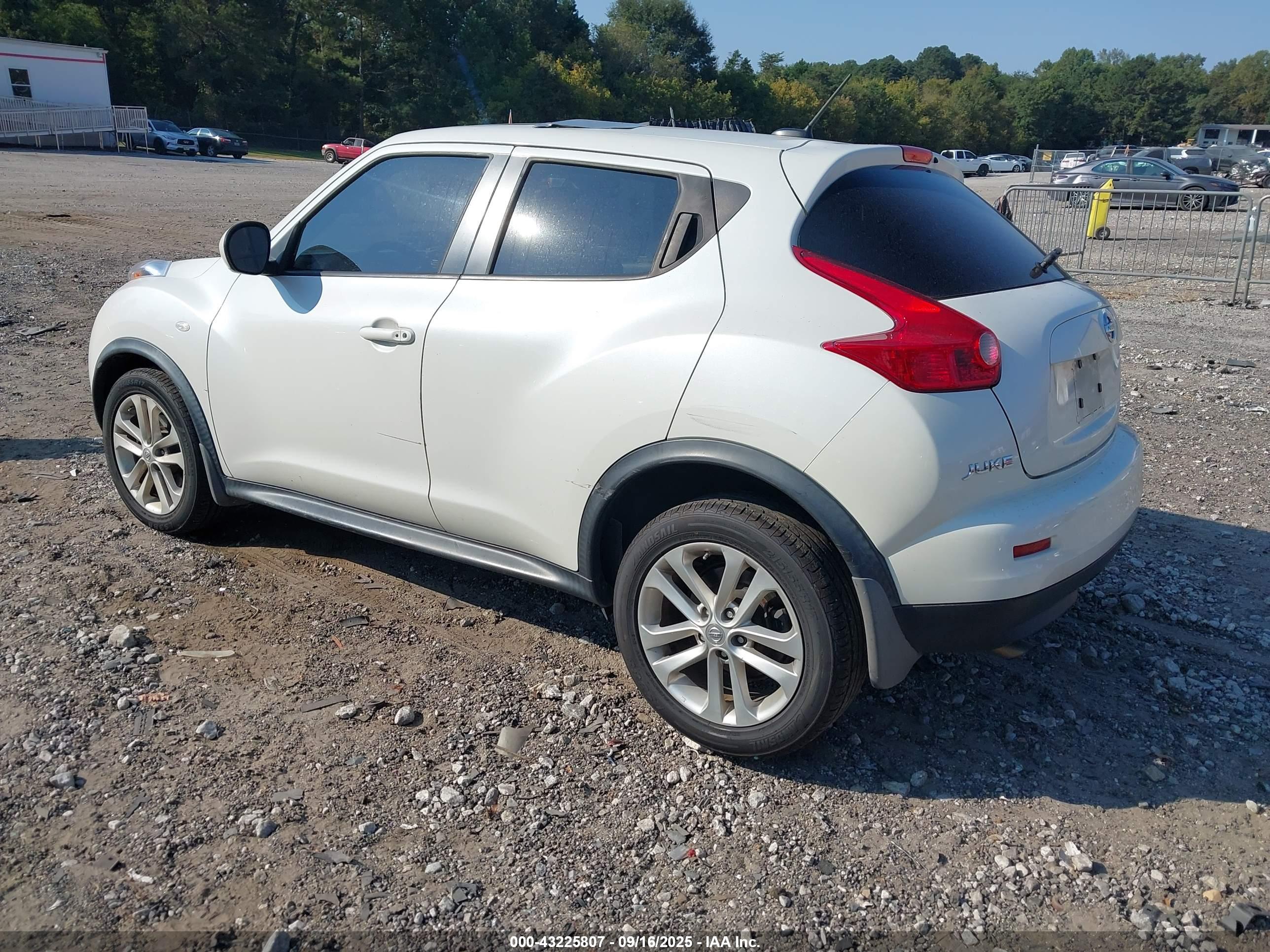 NISSAN JUKE image 3
