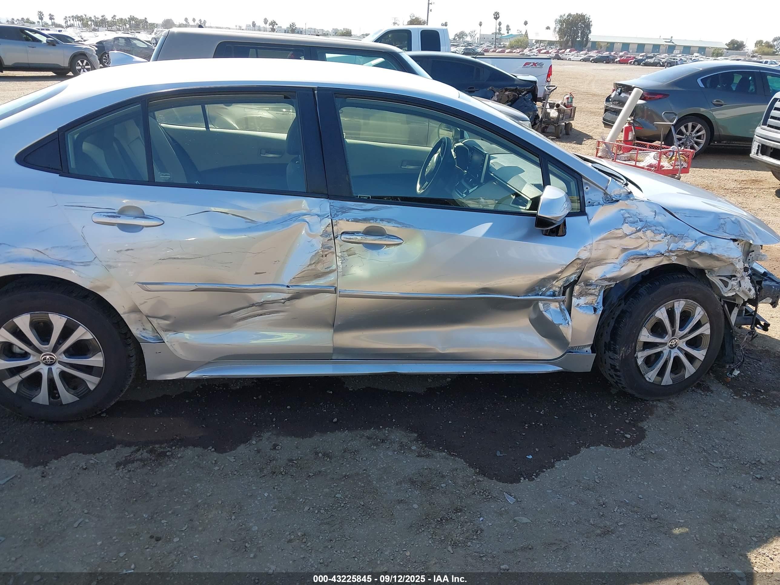 TOYOTA COROLLA image 6