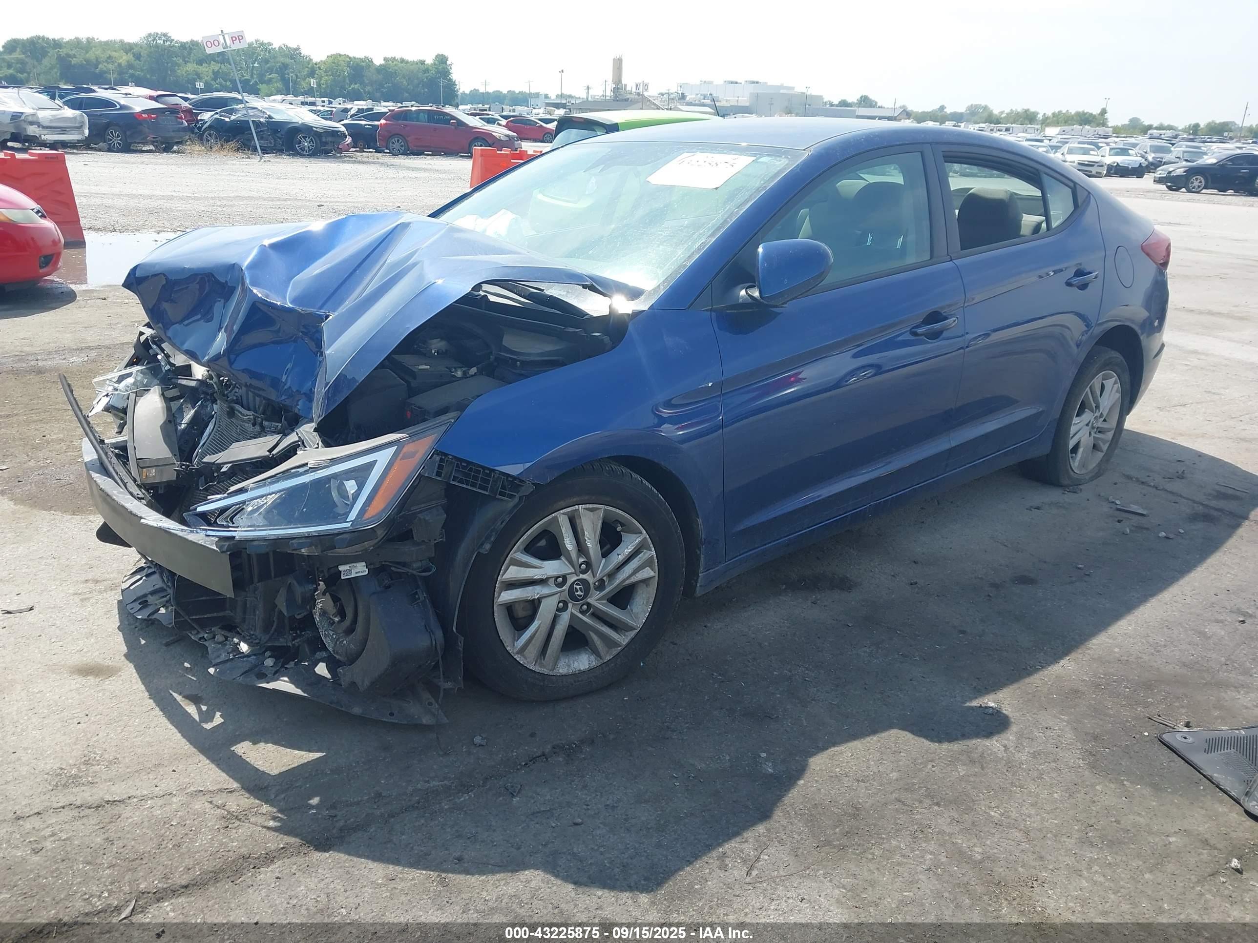 HYUNDAI ELANTRA image 2