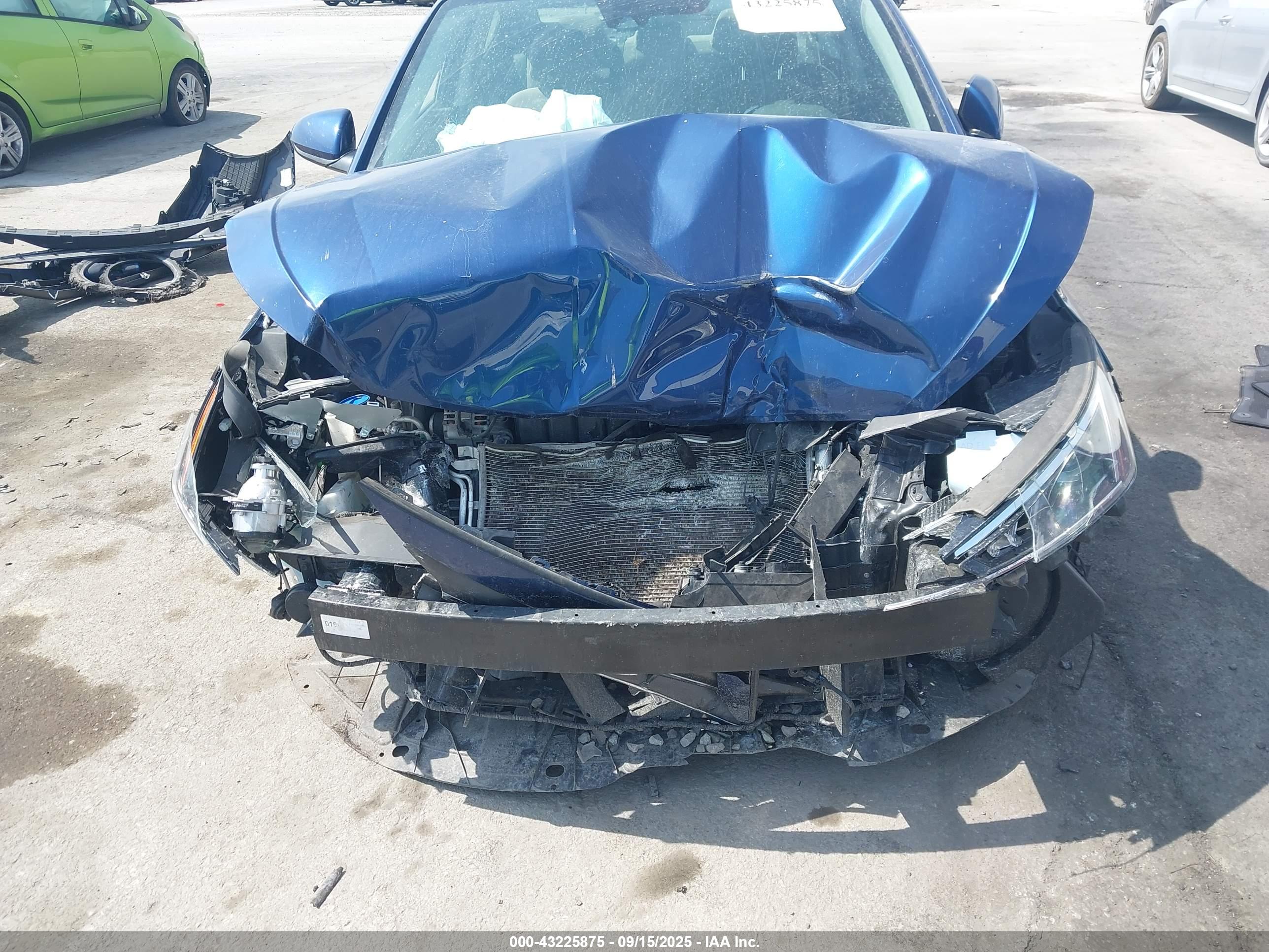 HYUNDAI ELANTRA image 6