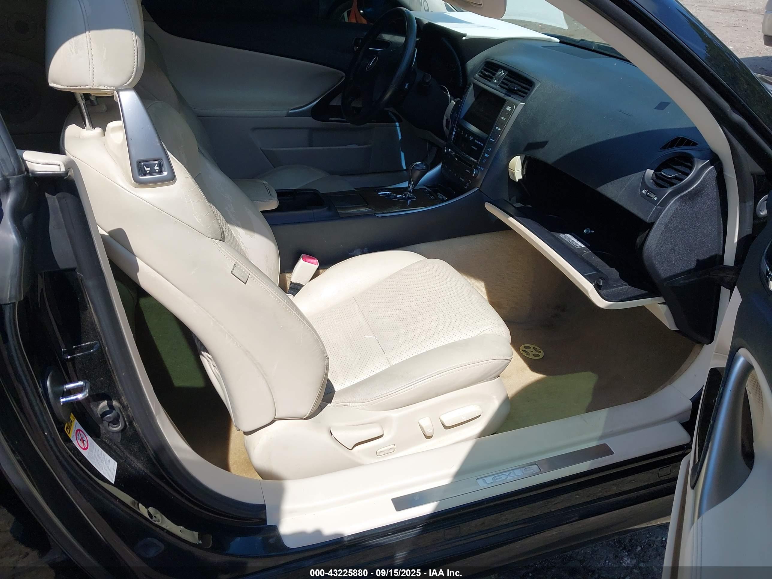 LEXUS IS image 5