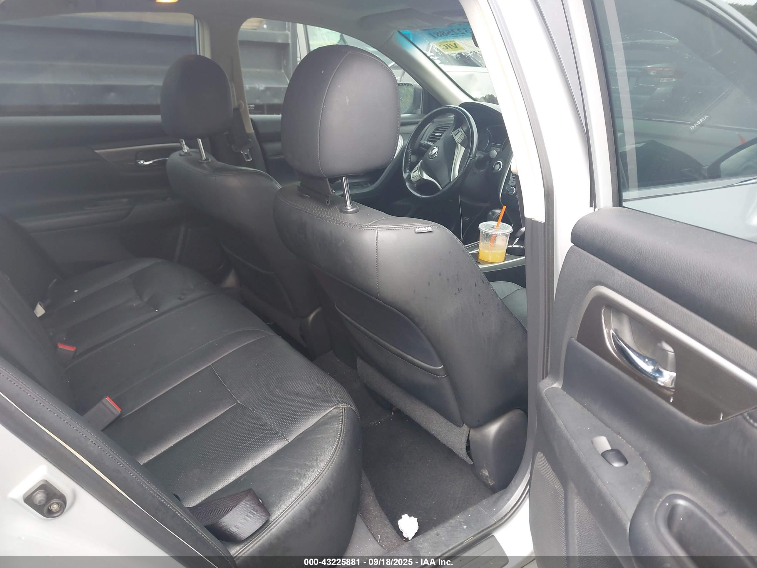 NISSAN ALTIMA image 8