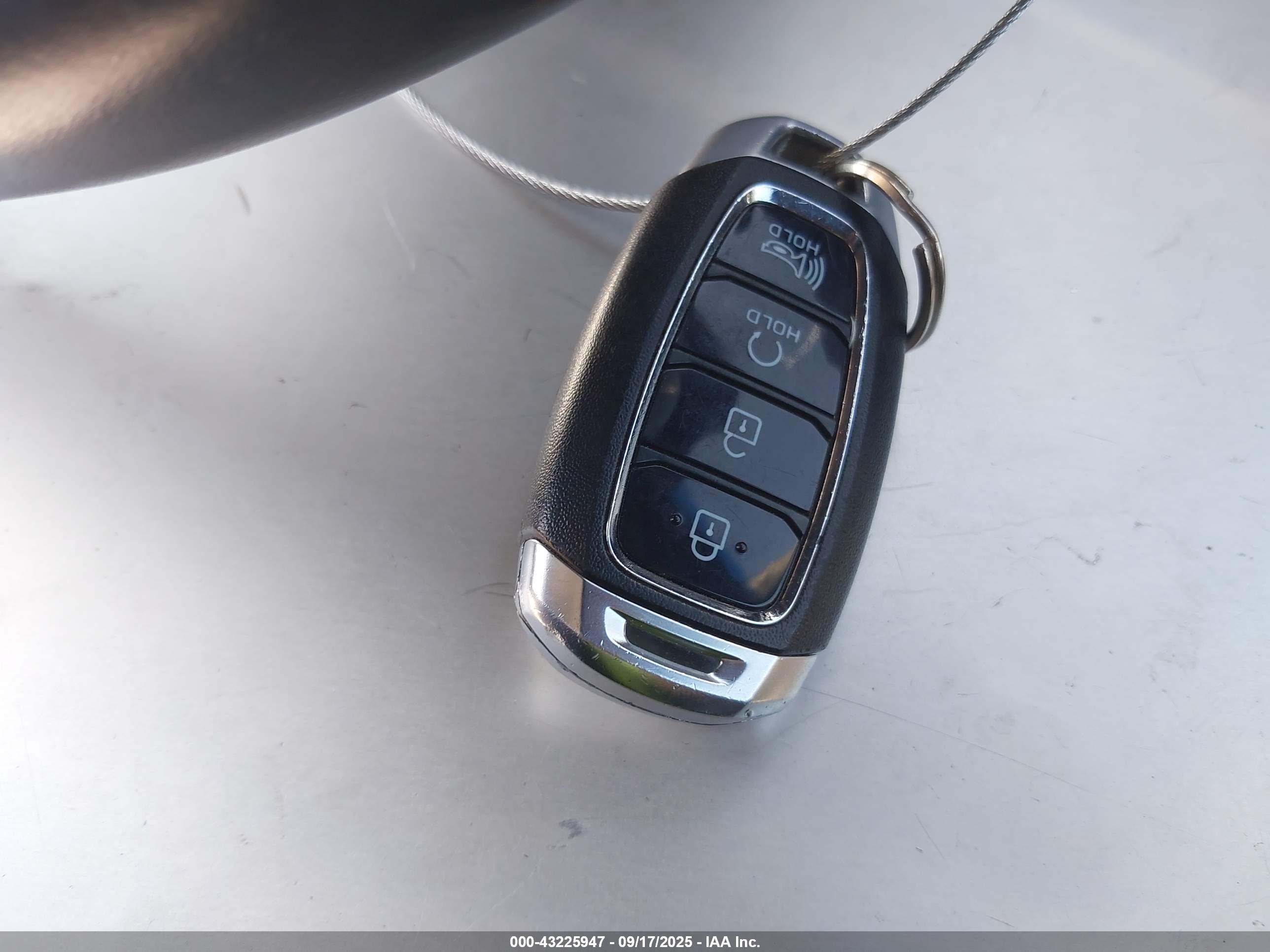 HYUNDAI KONA image 11