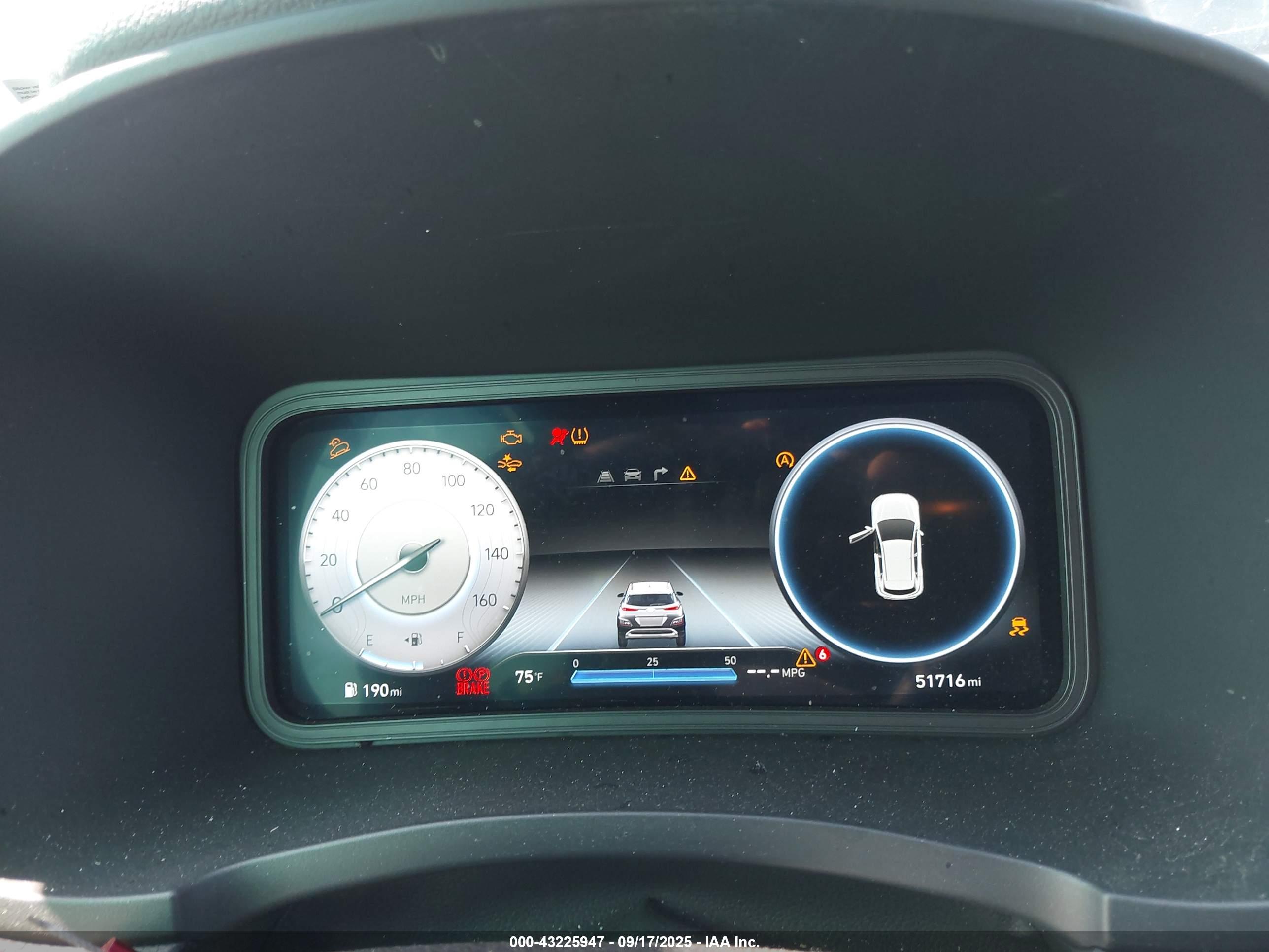 HYUNDAI KONA image 7