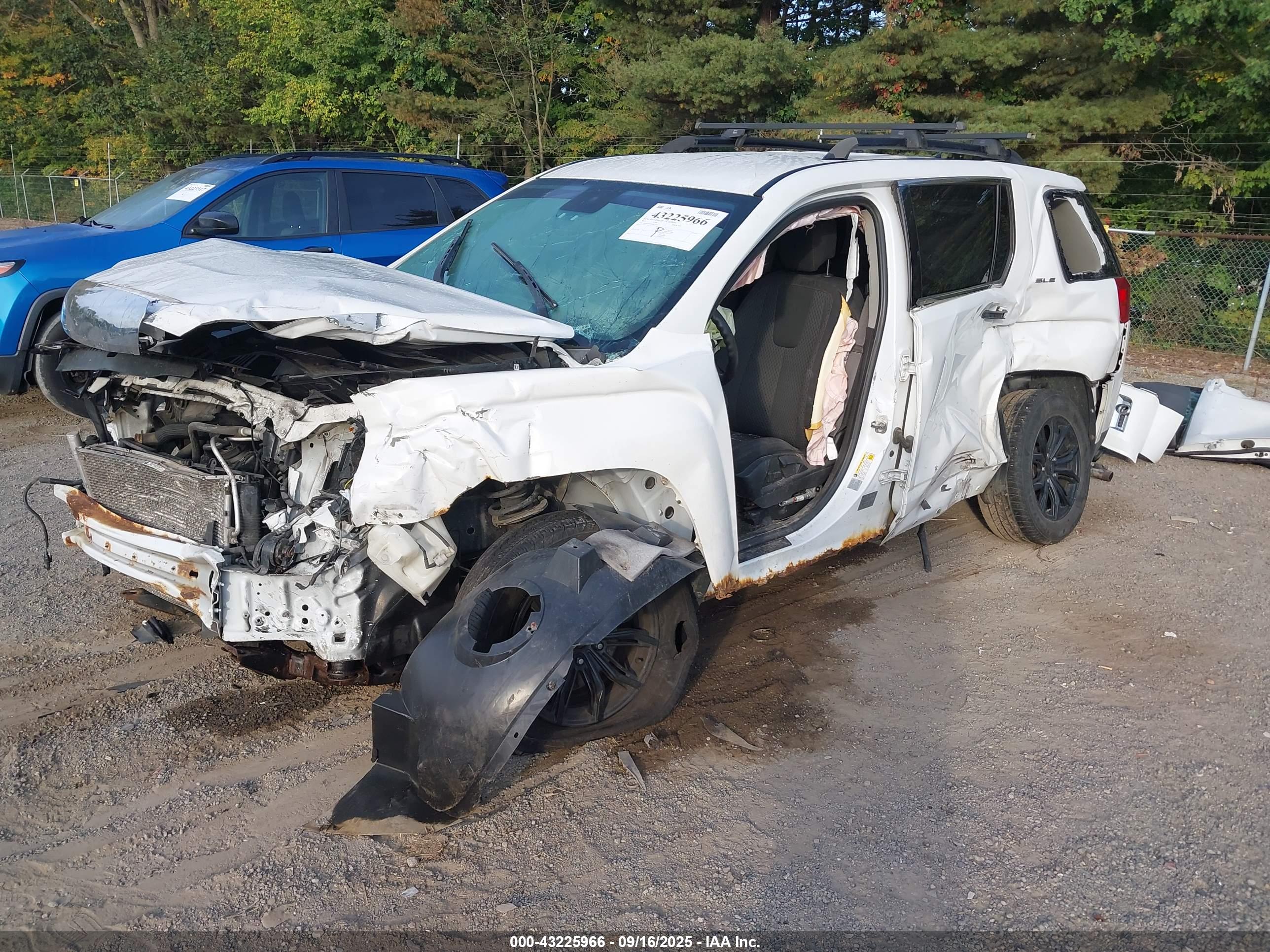 GMC TERRAIN image 2