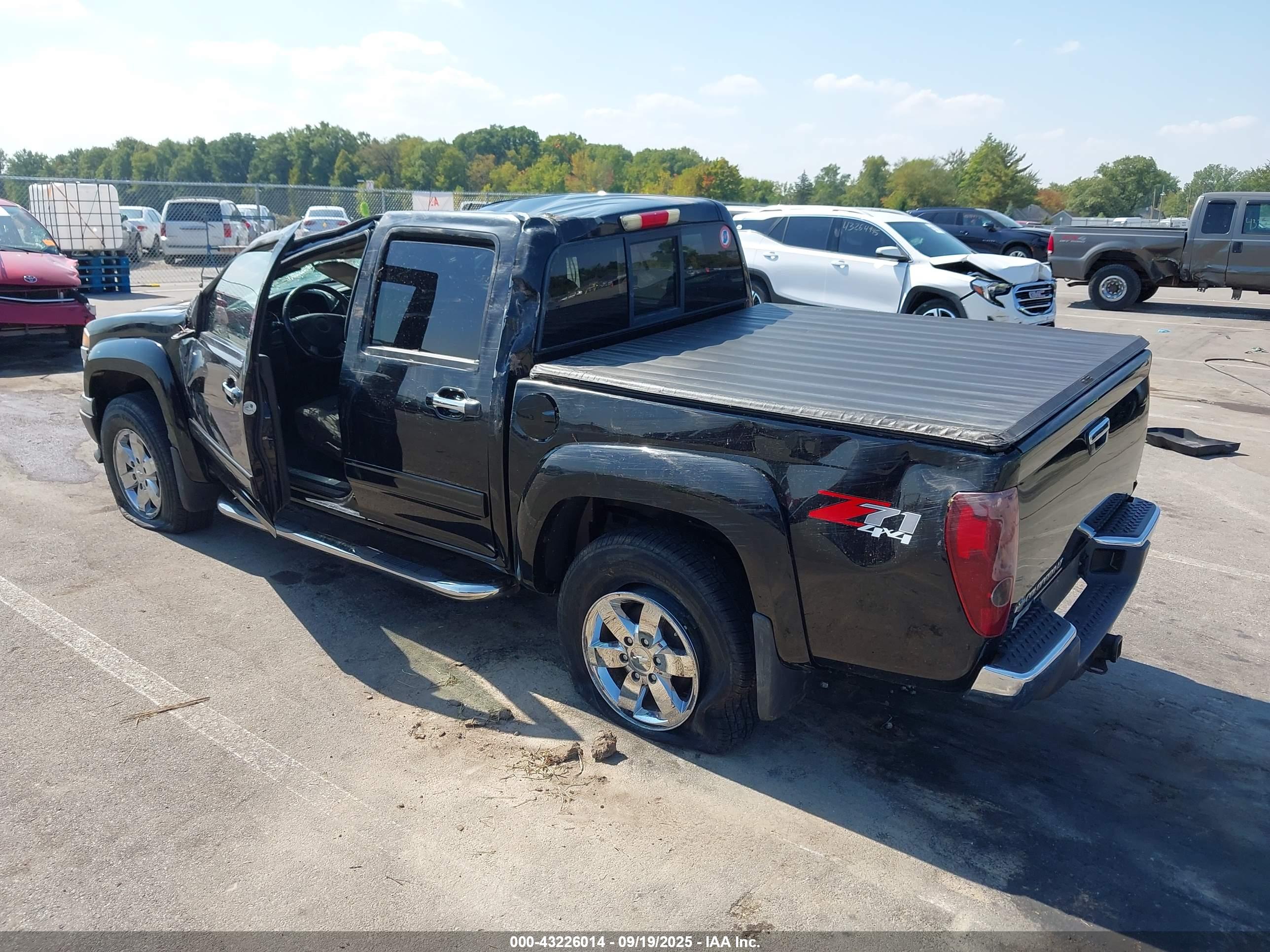 CHEVROLET COLORADO image 3