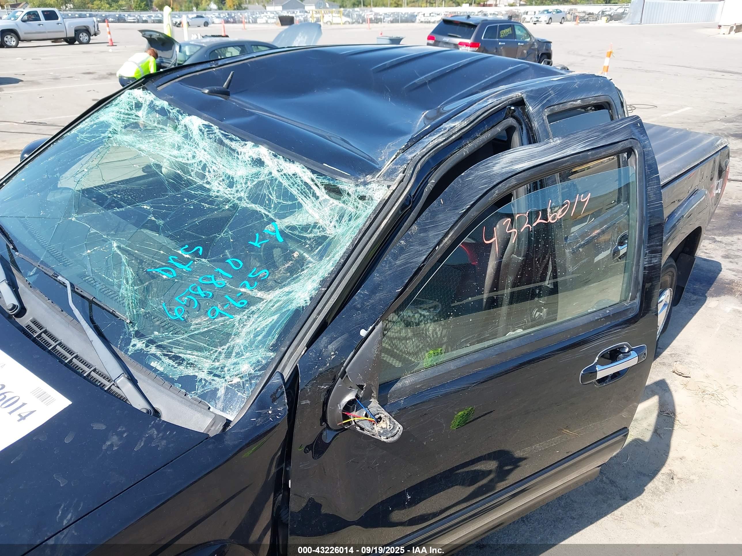 CHEVROLET COLORADO image 6