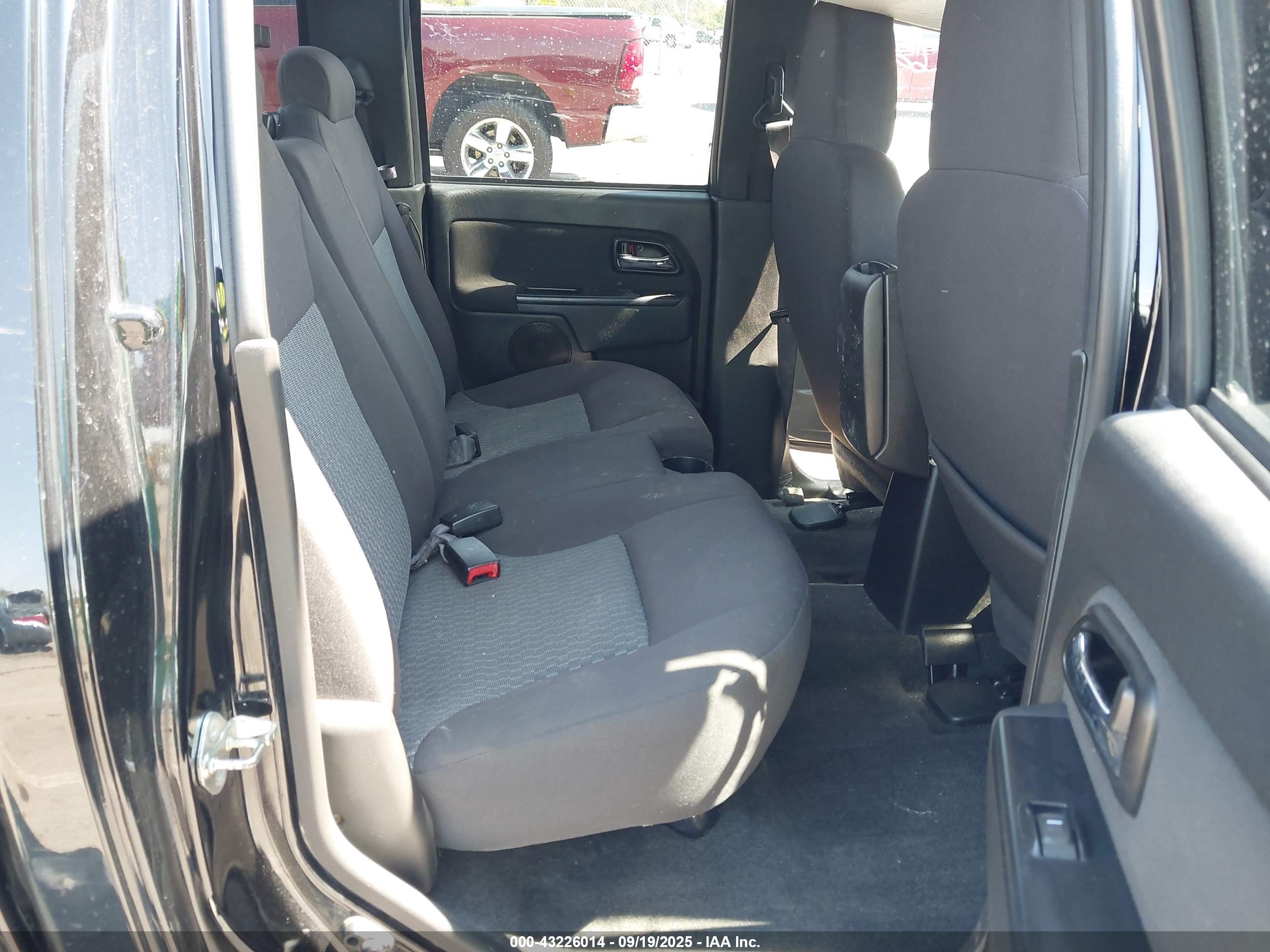 CHEVROLET COLORADO image 8