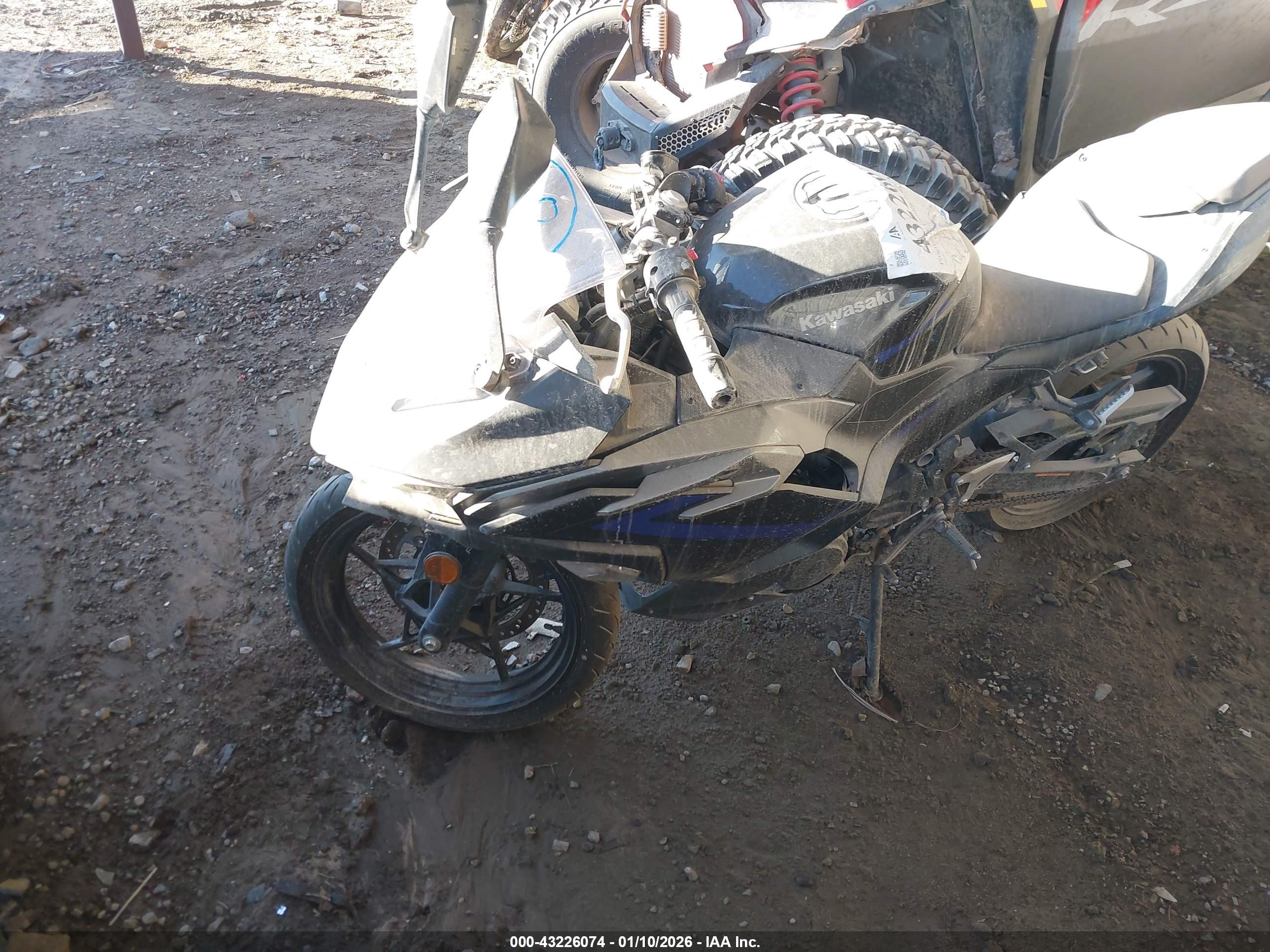 KAWASAKI EX500 image 2