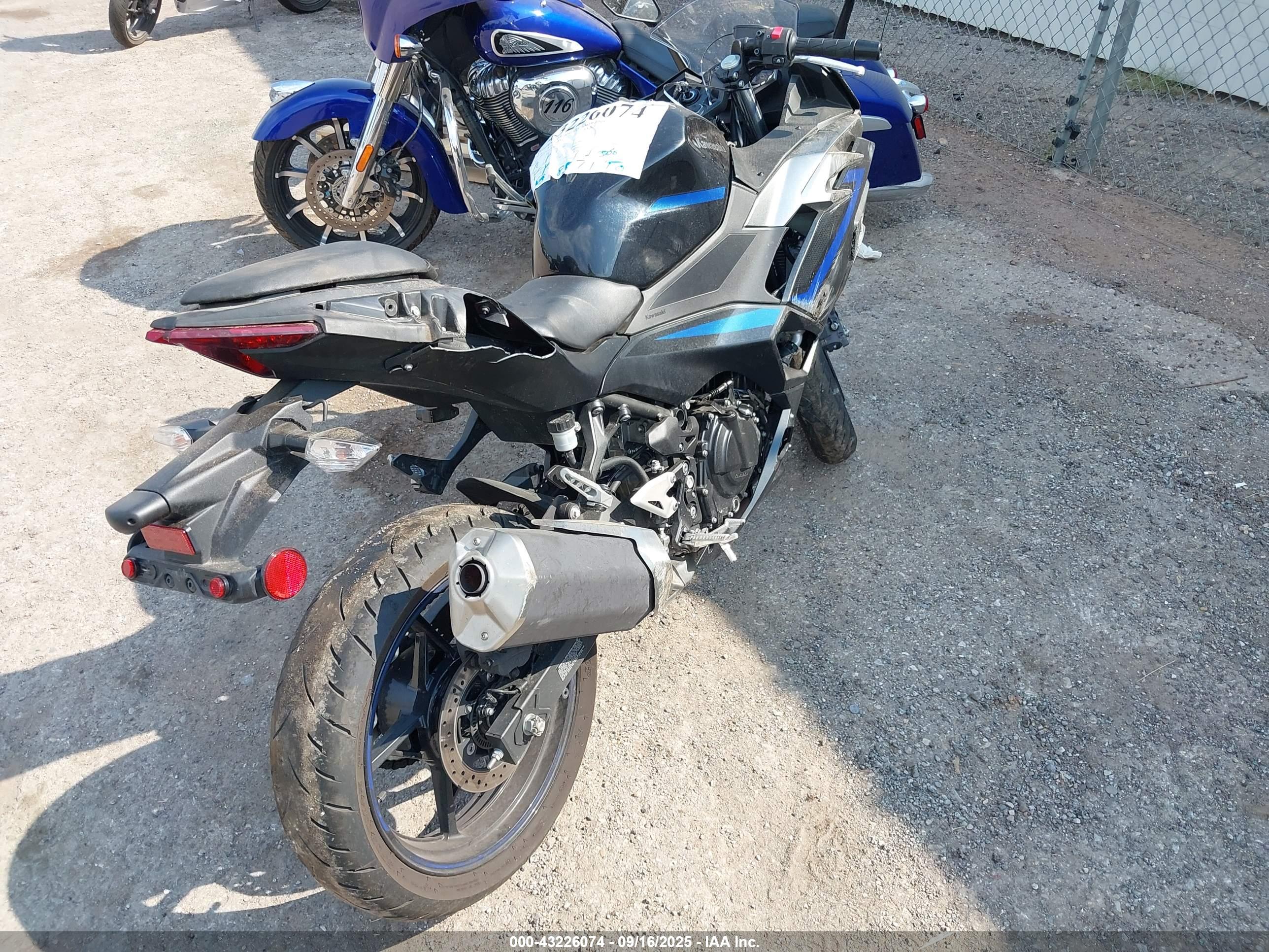 KAWASAKI EX500 image 4