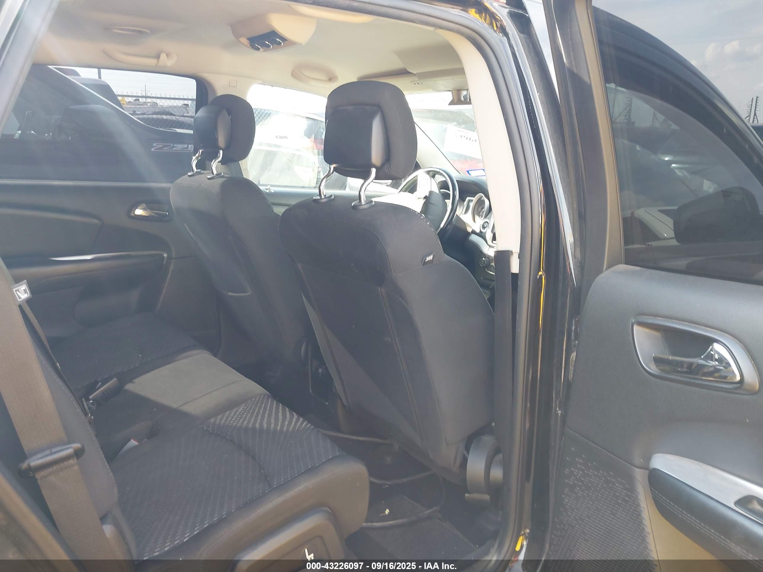 DODGE JOURNEY image 8