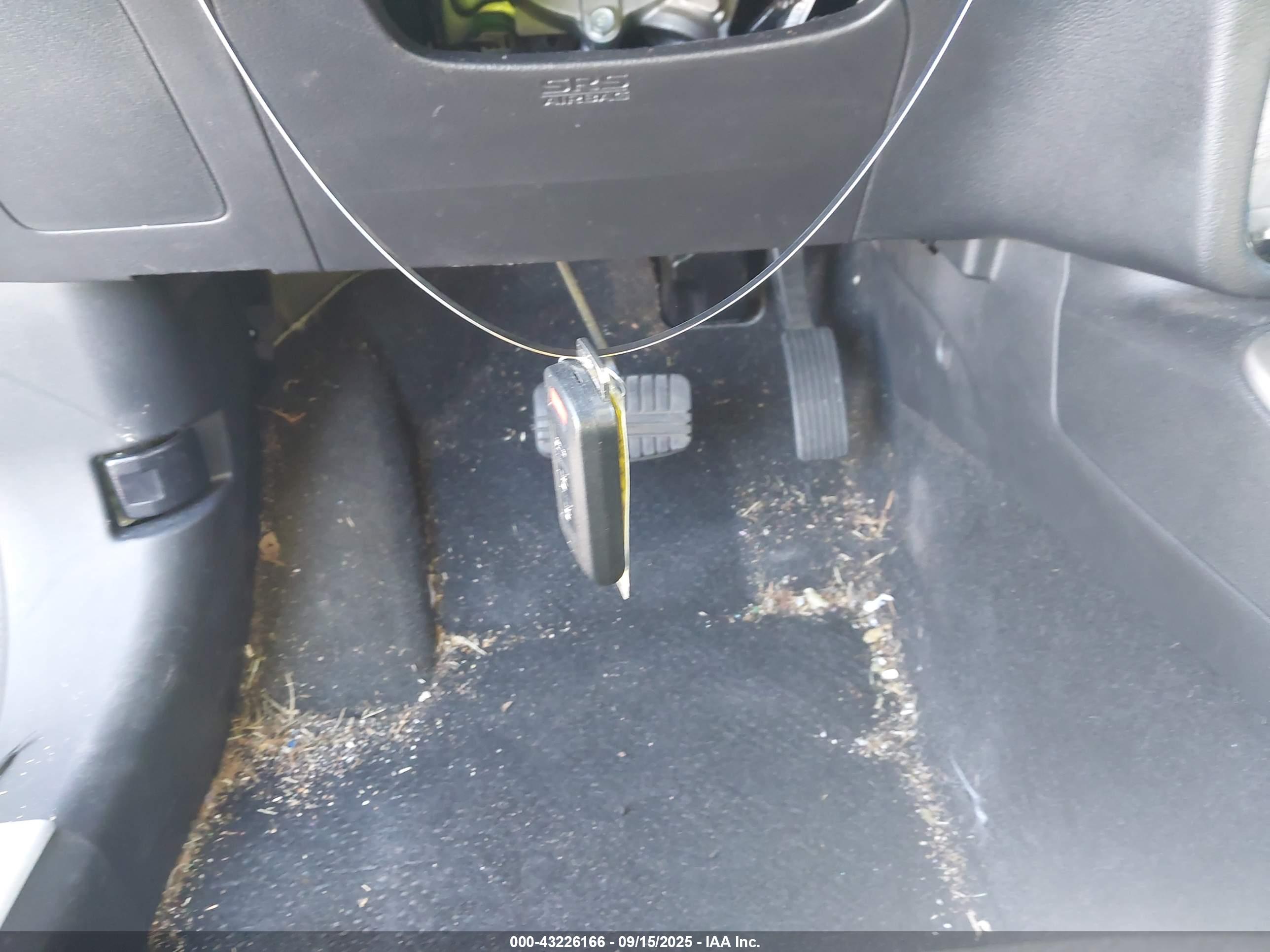 MITSUBISHI OUTLANDER image 11