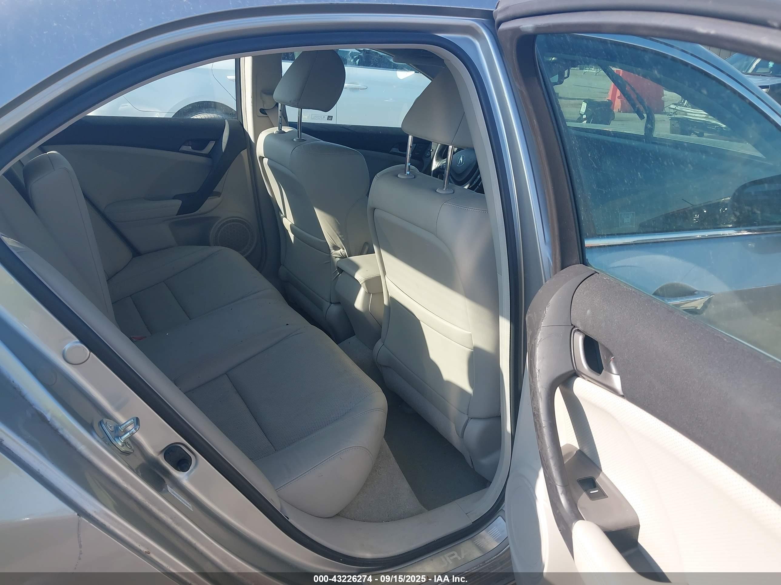ACURA TSX image 8