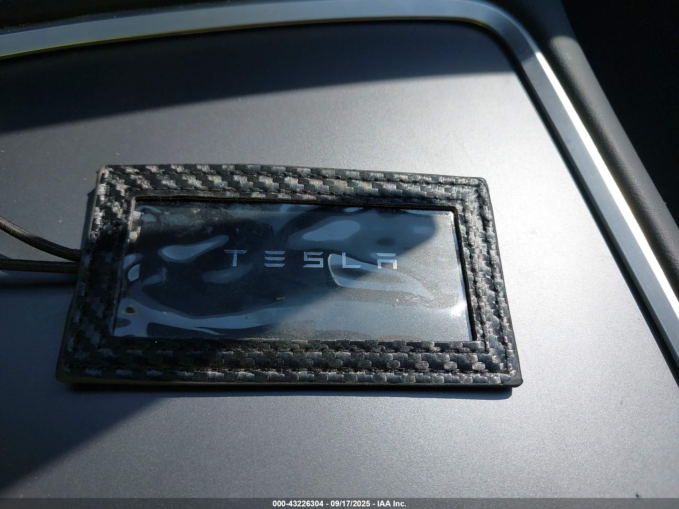 TESLA MODEL image 11