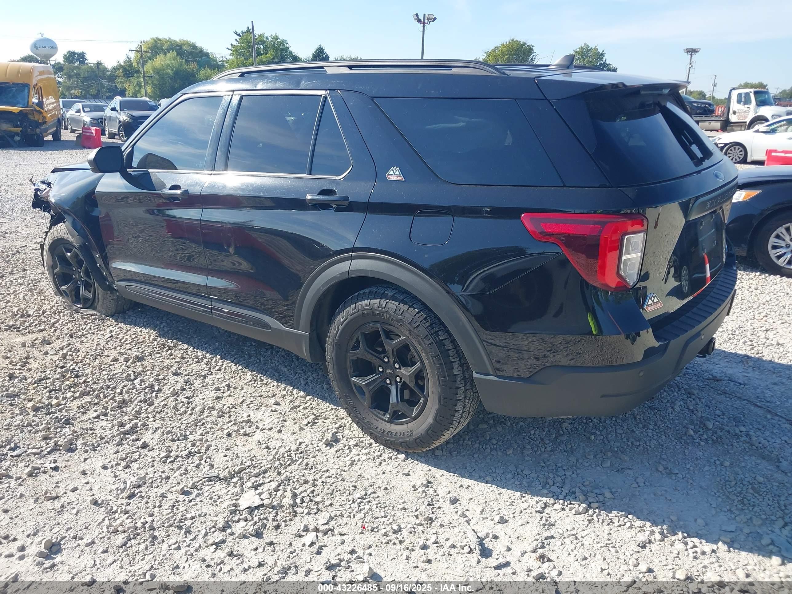 FORD EXPLORER image 3