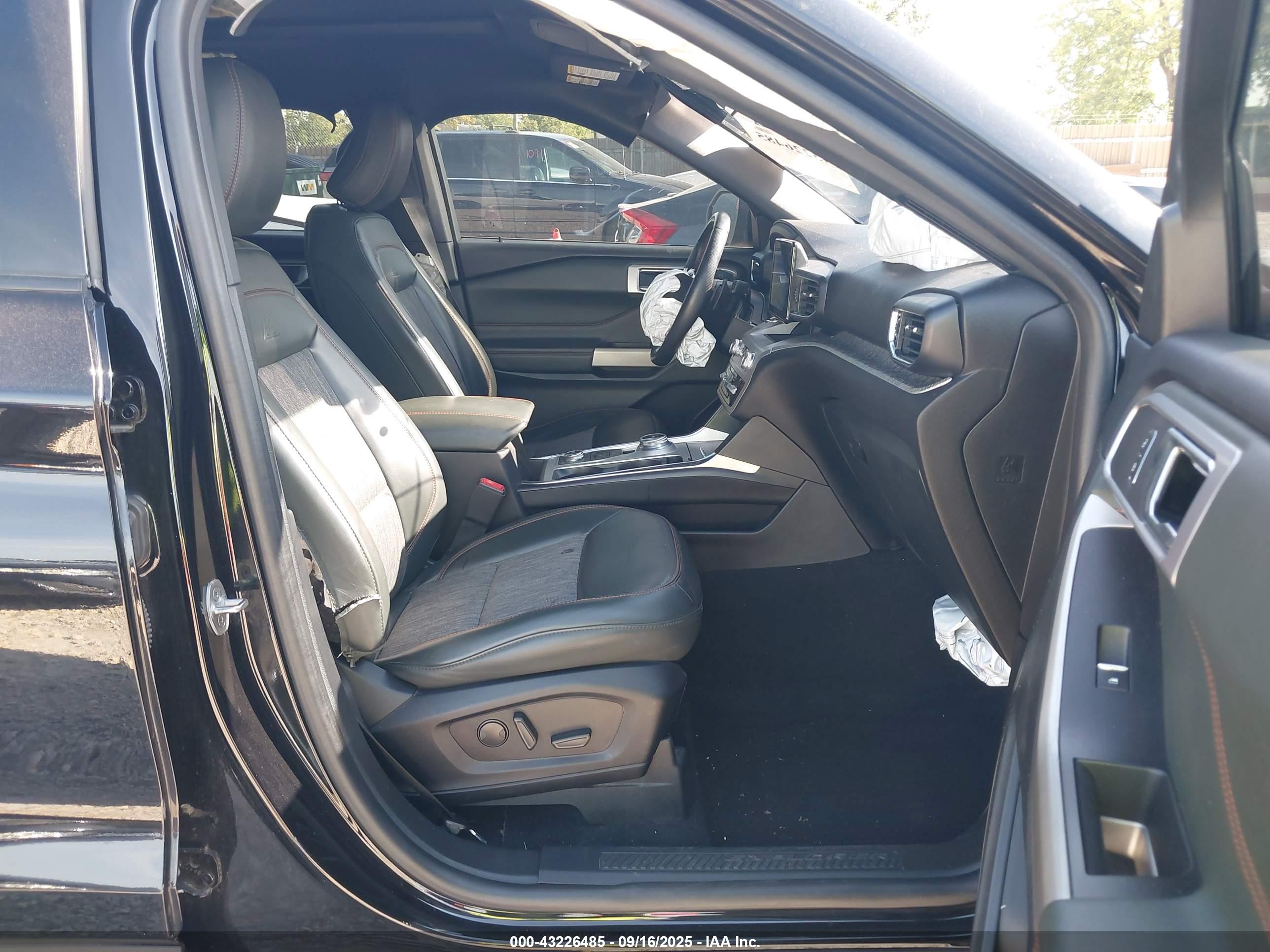 FORD EXPLORER image 5